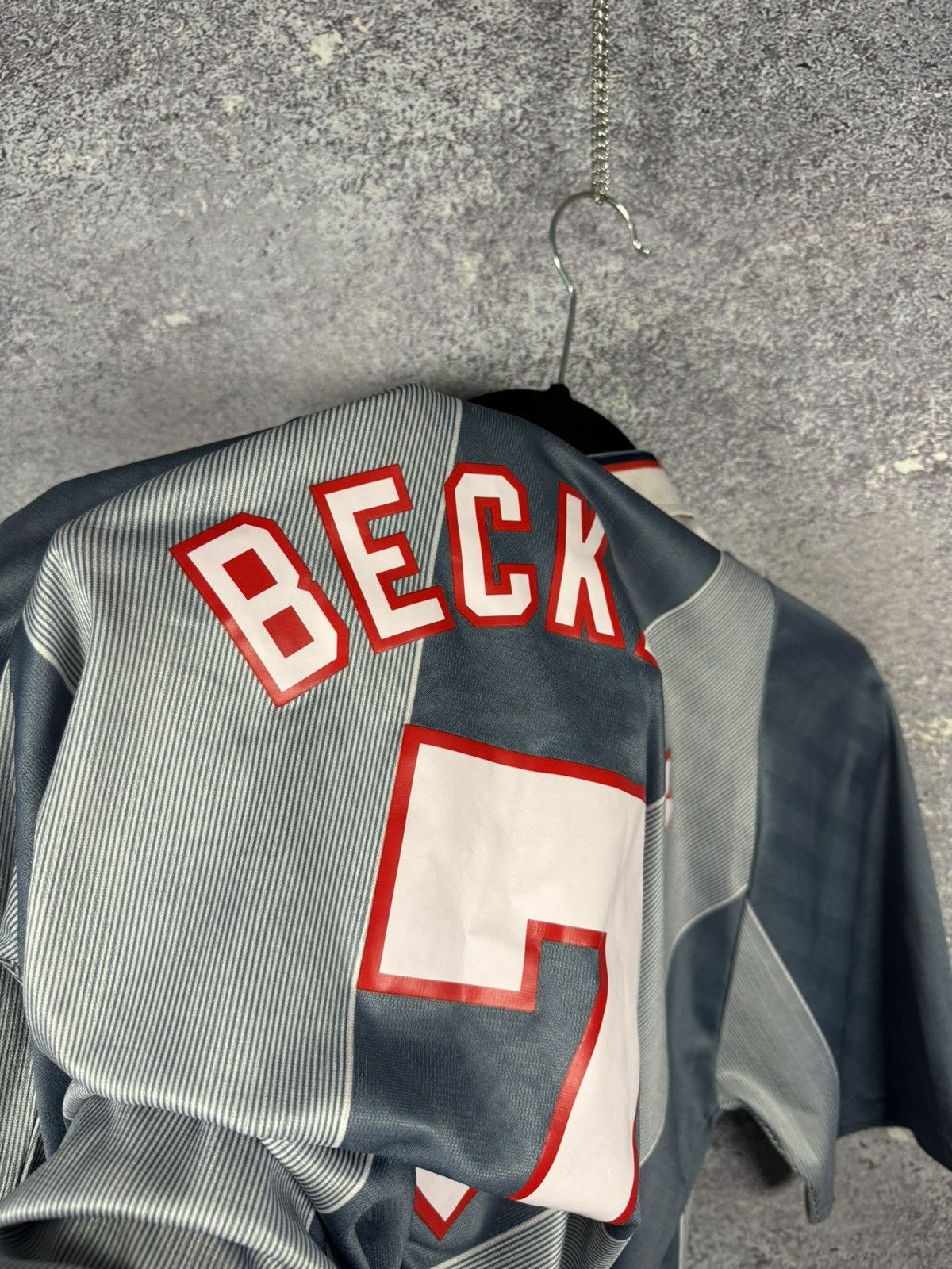 Vintage BECKHAM 90’s England National Team 1996 Umbro Jersey large Size US L / EU 52-54 / 3 - 11 Thumbnail