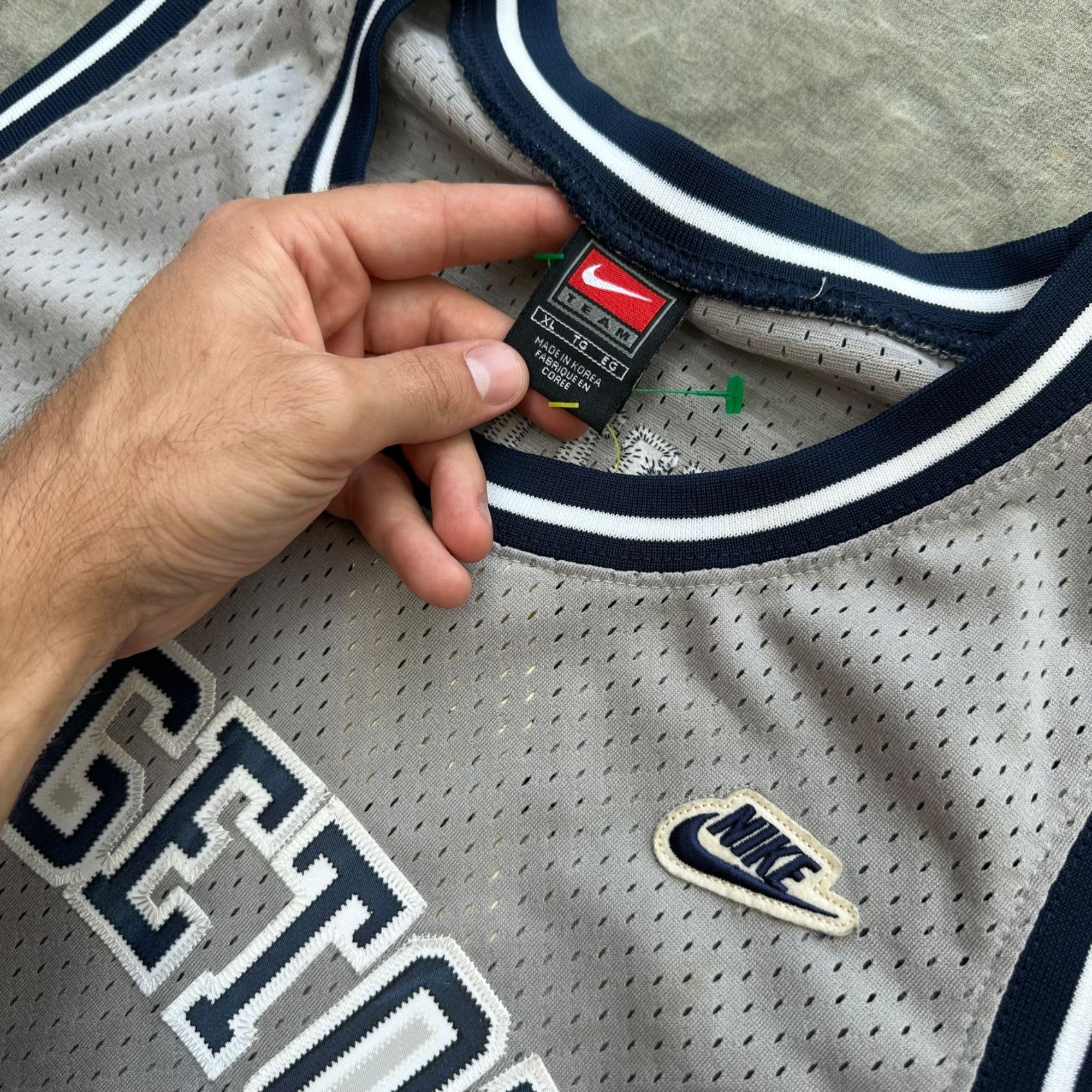 Vintage Vintage Nike Georgetown Ewing Throwback Jersey Size US XL / EU 56 / 4 - 3 Thumbnail