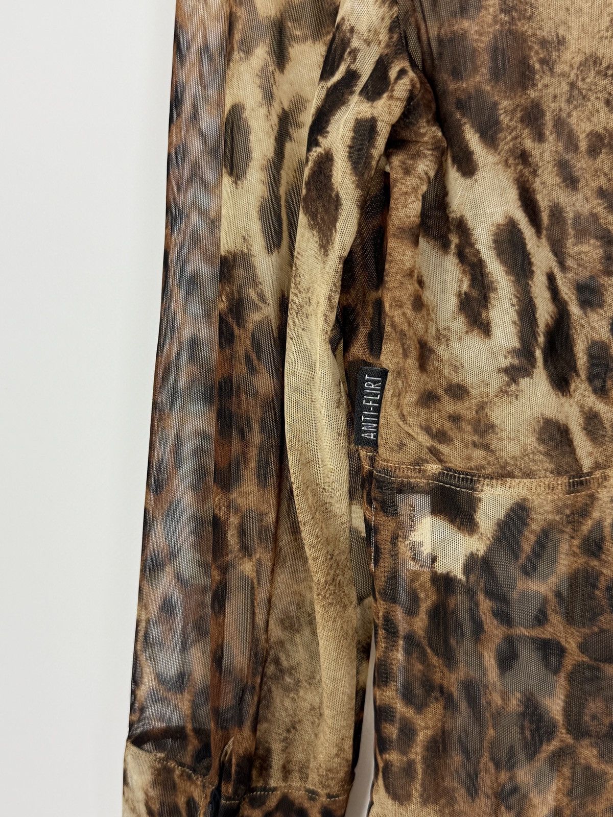 Vintage Y2K Vintage Anti-Flirt Cheetah Printed Sheer Mesh Blouse Size M / US 6-8 / IT 42-44 - 8 Thumbnail