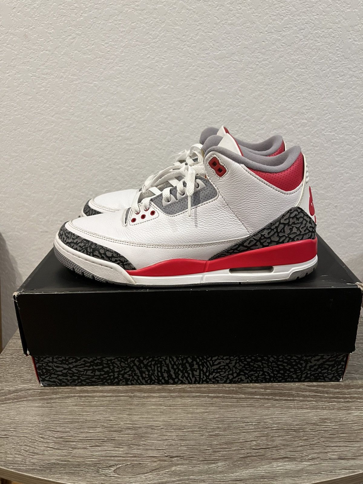 Air Jordan 3 Fire Red (2022)