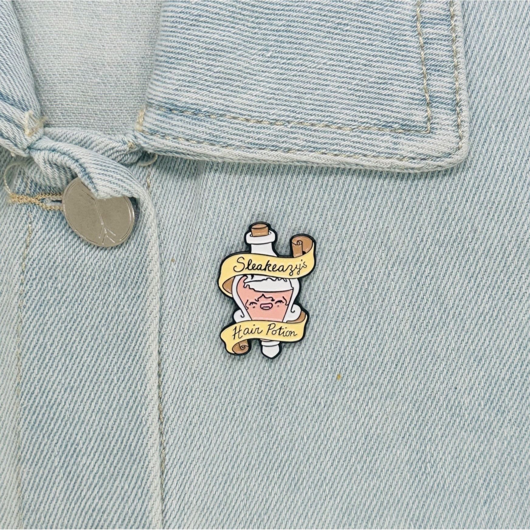Other ☀️Oz Enamel Pin Creative Cartoon Cute Magic Potion Bottle Br Size ONE SIZE - 1 Thumbnail