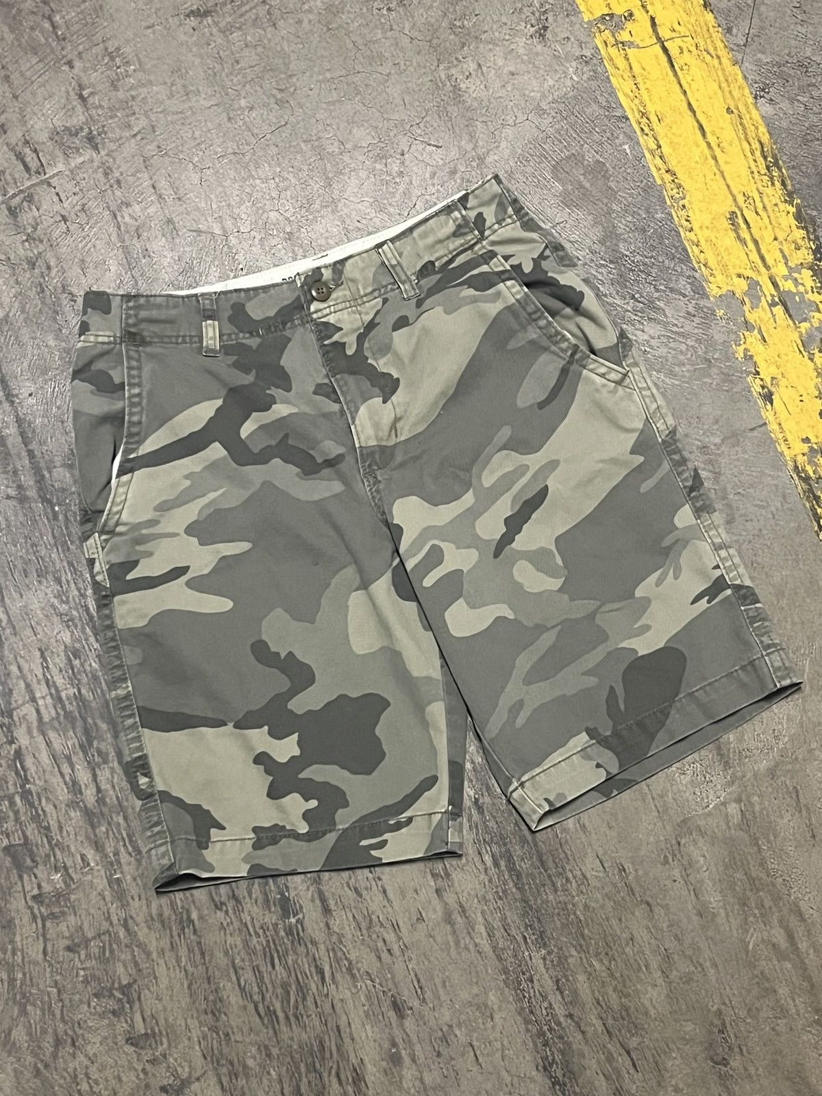 Vintage Y2K camo cargo jorts Size US 31 - 4 Thumbnail