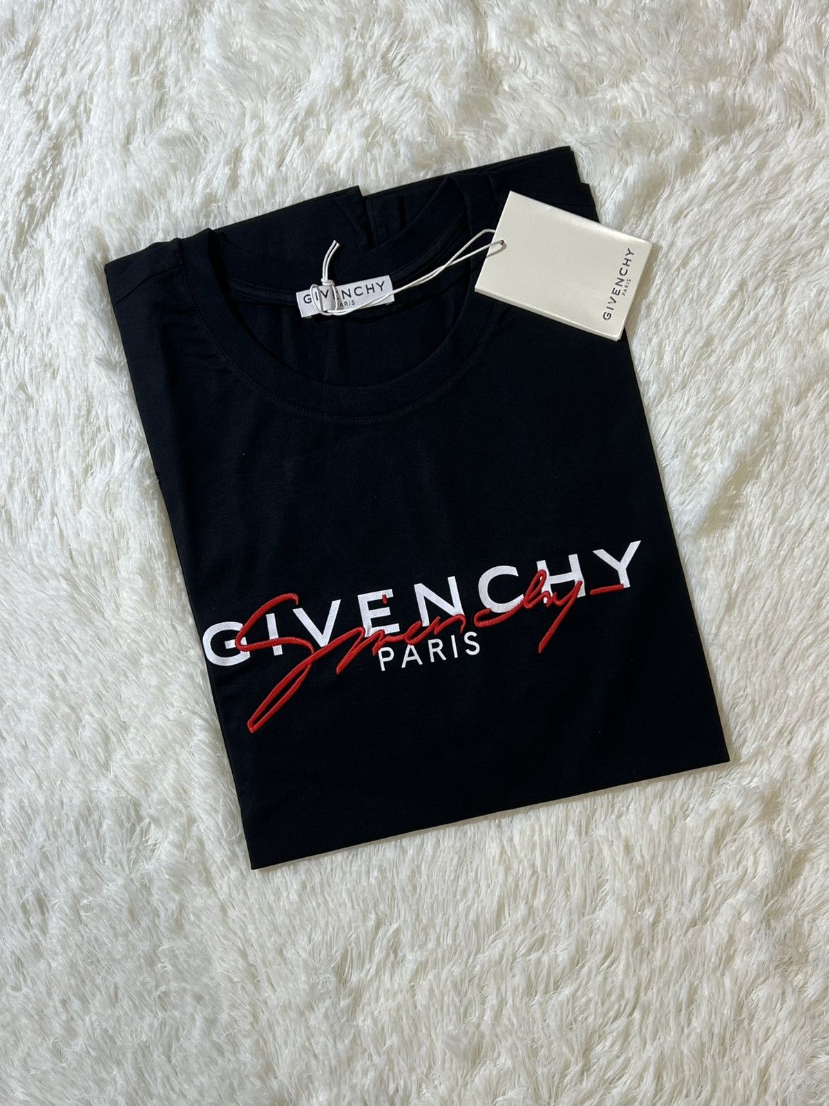 Givenchy Givenchy Red Embroidery Logo T Size US L / EU 52-54 / 3 - 1 Thumbnail