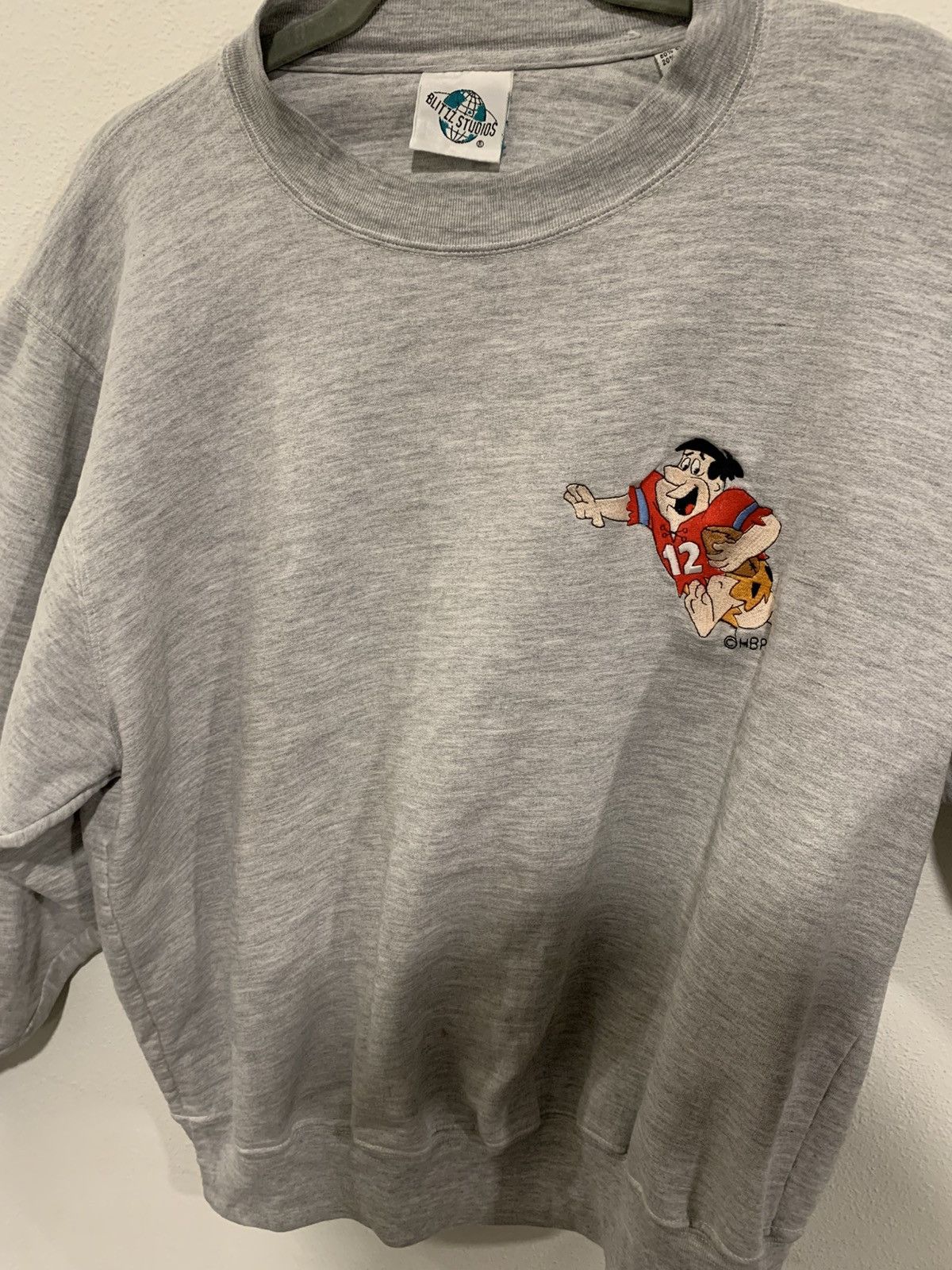 Vintage 90s Blitz Studios Fred Flintstone Football crewnexk Size US L / EU 52-54 / 3 - 3 Thumbnail