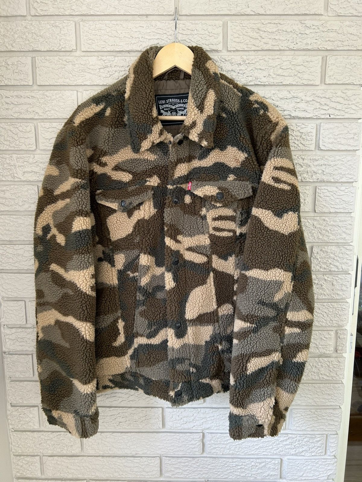 Vintage Vintage Levis Camo Sherpa Jacket Grailed