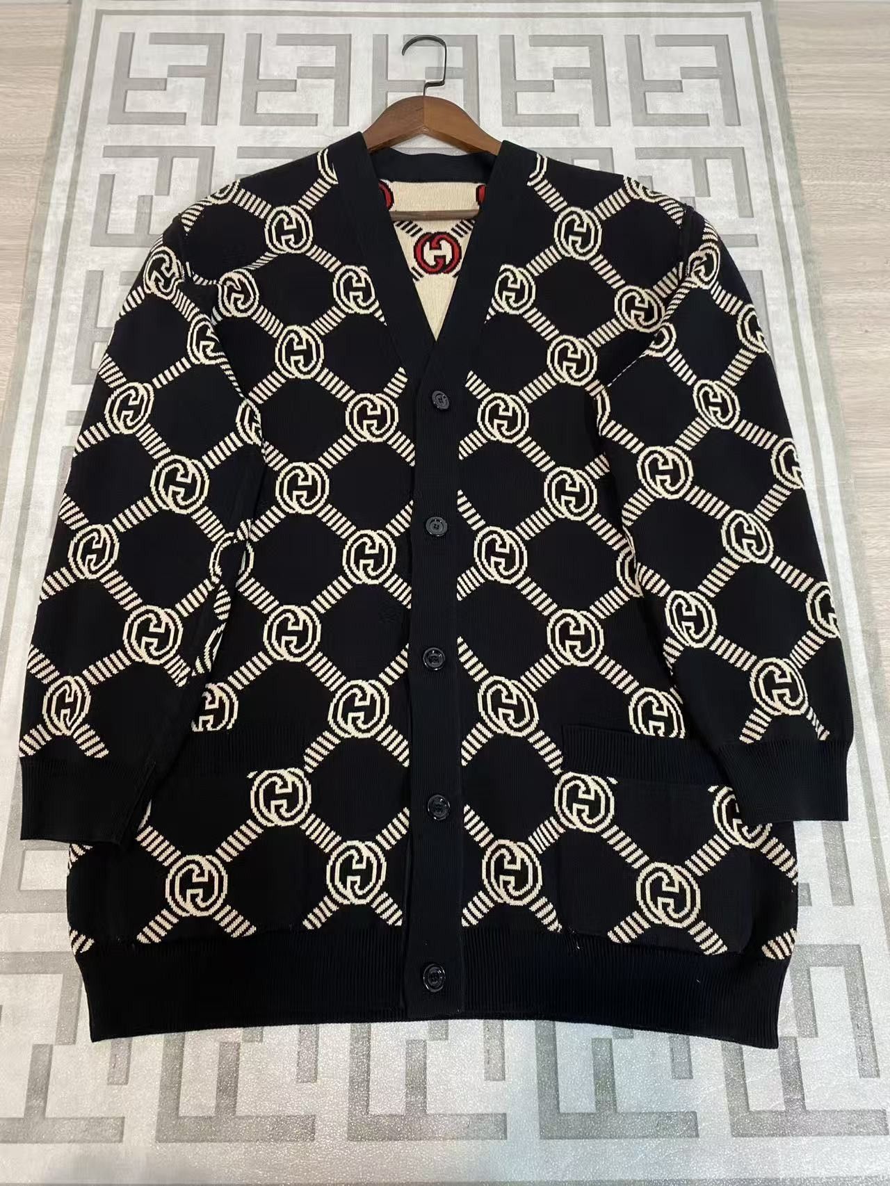 Gucci Gucci GG Monogram V-Neck Cardigan Size XL Size XL / US 12-14 / IT 48-50 - 1 Thumbnail