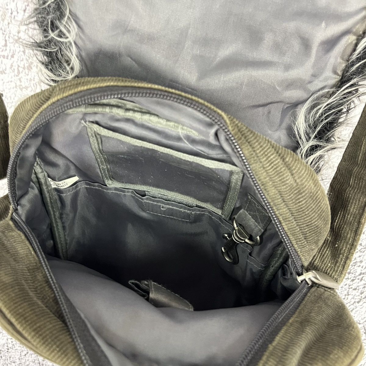 Vintage 🦖VINTAGE🦖 Animal Dark Green Crossbody fur corduroy Bag Size ONE SIZE - 9 Thumbnail