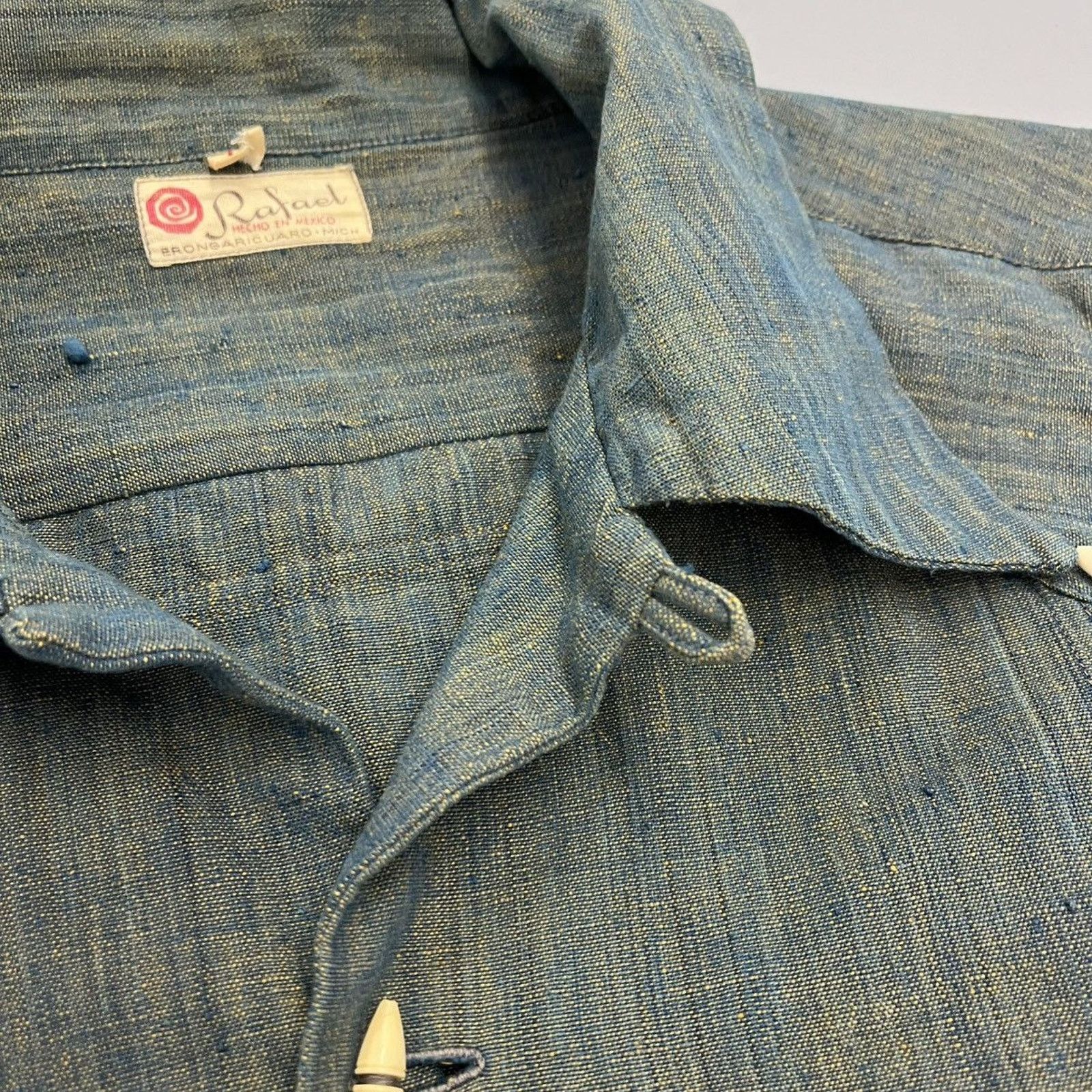 Vintage 60s Rafael Green Guayabera Cuban Loop Collar