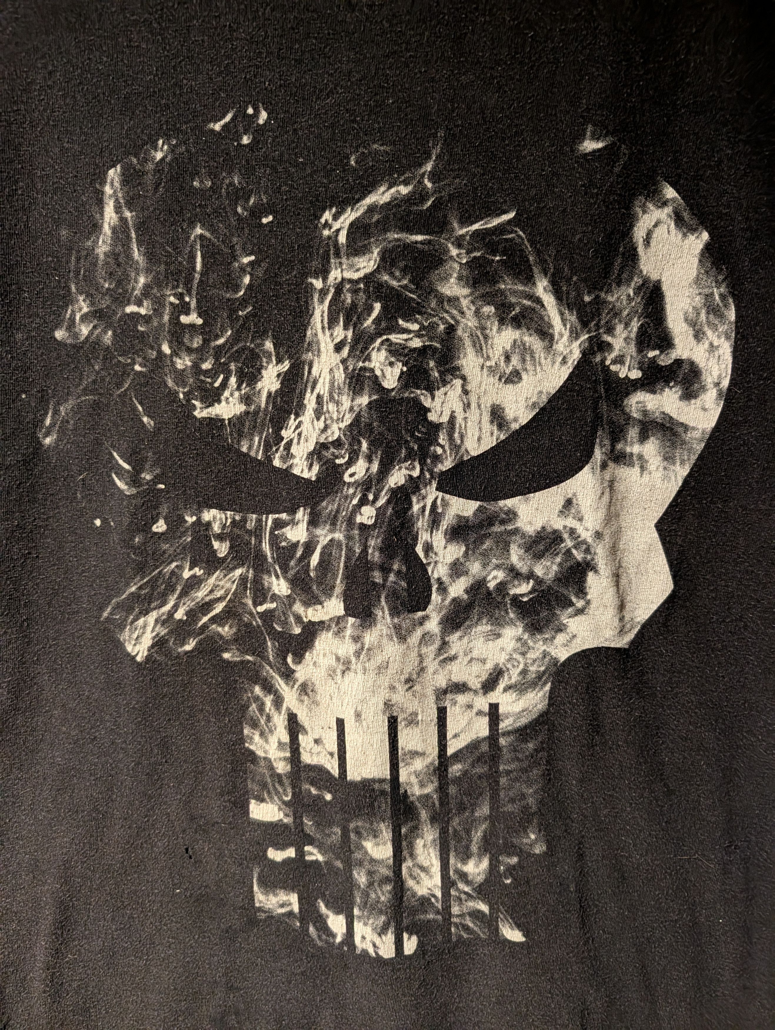Marvel Comics Vintage 2012 Mad Engine Marvel The Punisher Skull T-Shirt Size US M / EU 48-50 / 2 - 2 Thumbnail