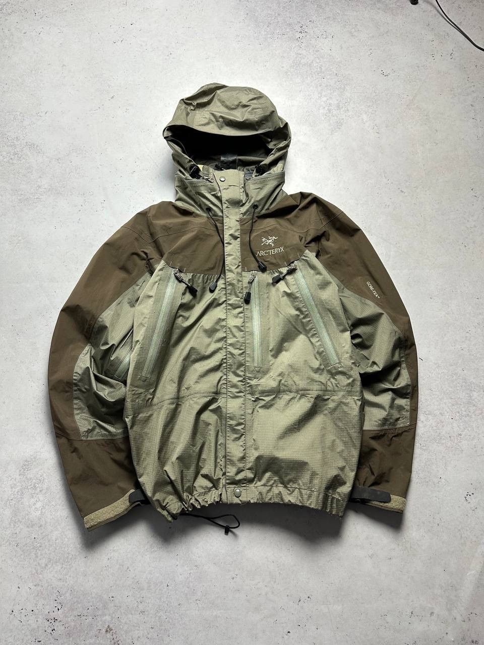 Arc'Teryx Vintage Arc'teryx Theta LT Waterproof Gorpcore Jacket L | Grailed