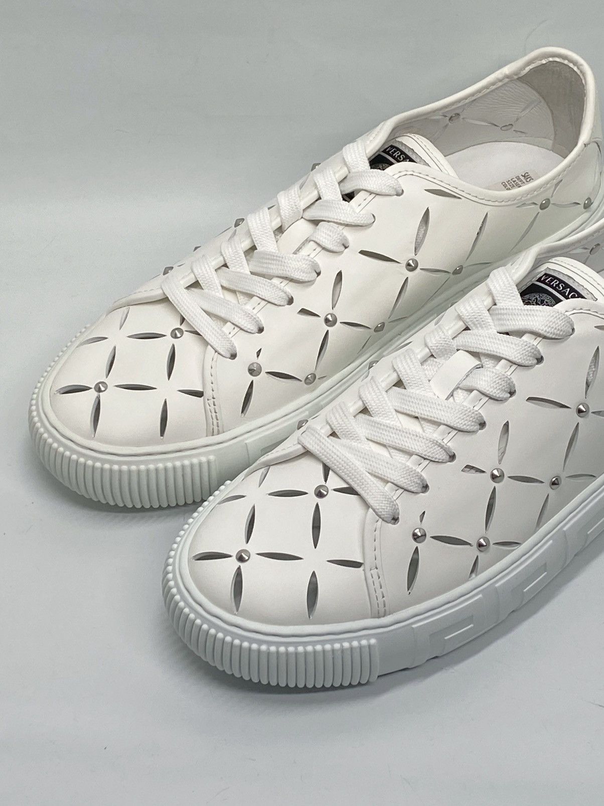 Versace Versace Laser-Cut Low-Top Leather Sneakers size 42/us size 9 Size US 9 / EU 42 - 4 Thumbnail