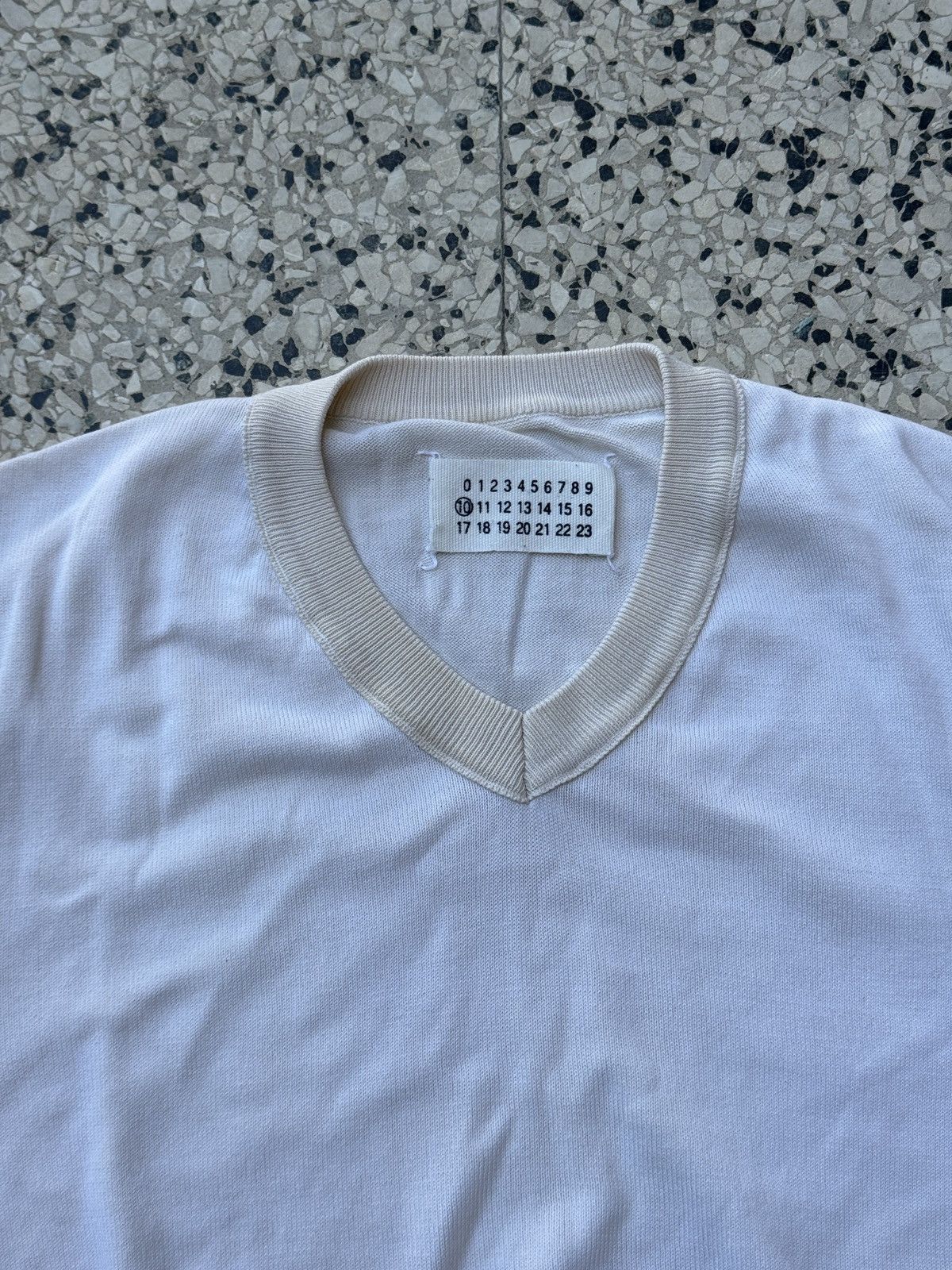 Maison Margiela Maison Martin Margiela hammer sleeve v-neck sweater Size M Size US M / EU 48-50 / 2 - 4 Thumbnail