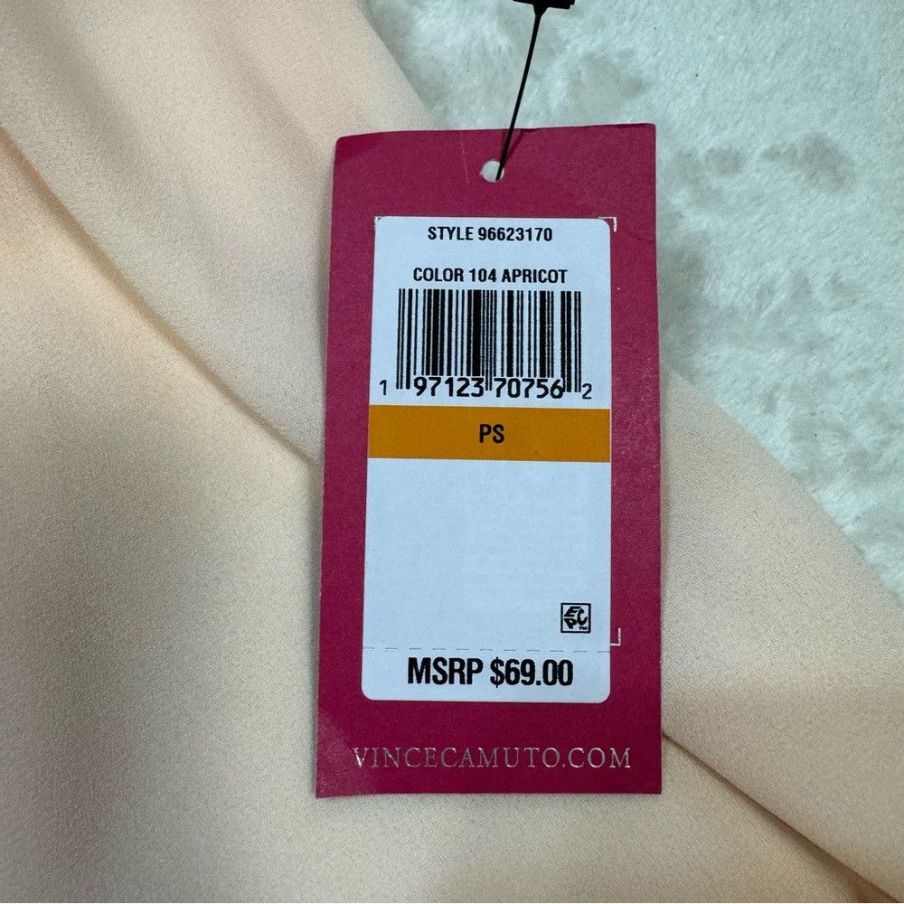 Vince Camuto NWT New $69 Vince Camuto V-Neck Flutter Sleeve Blouse Size Size S / US 4 / IT 40 - 8 Thumbnail