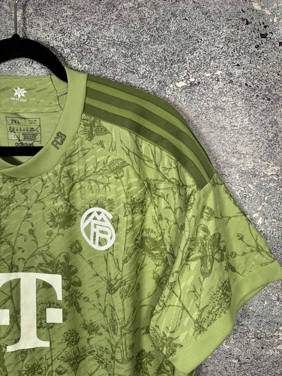 Vintage Bayern Munich 2023/24 Fan Octoberfest Soccer Jersey Size US XXL / EU 58 / 5 - 8 Thumbnail
