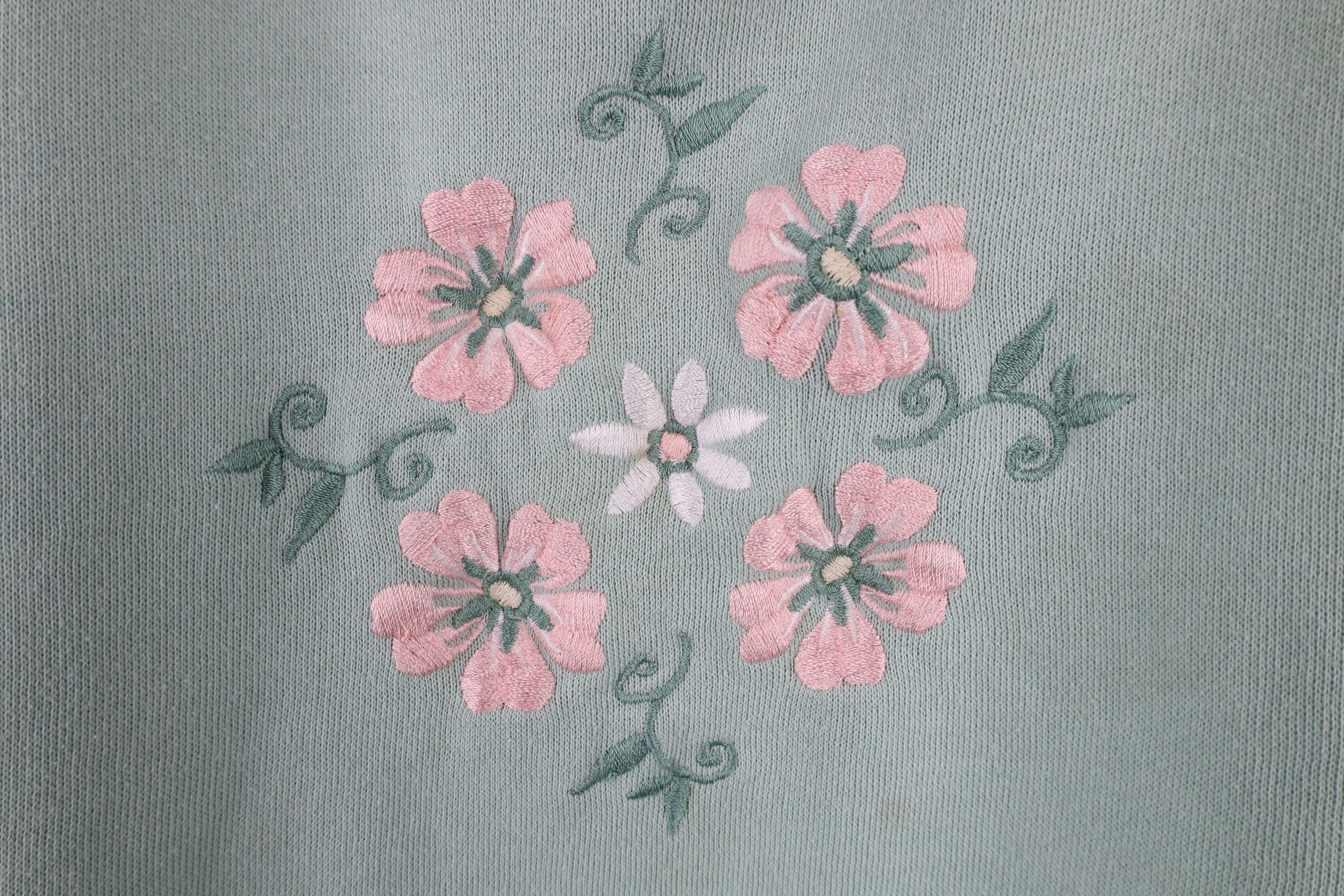 Vintage Vintage 90s Streetwear Flower Floral Crewneck Sweatshirt Size L / US 10 / IT 46 - 4 Thumbnail
