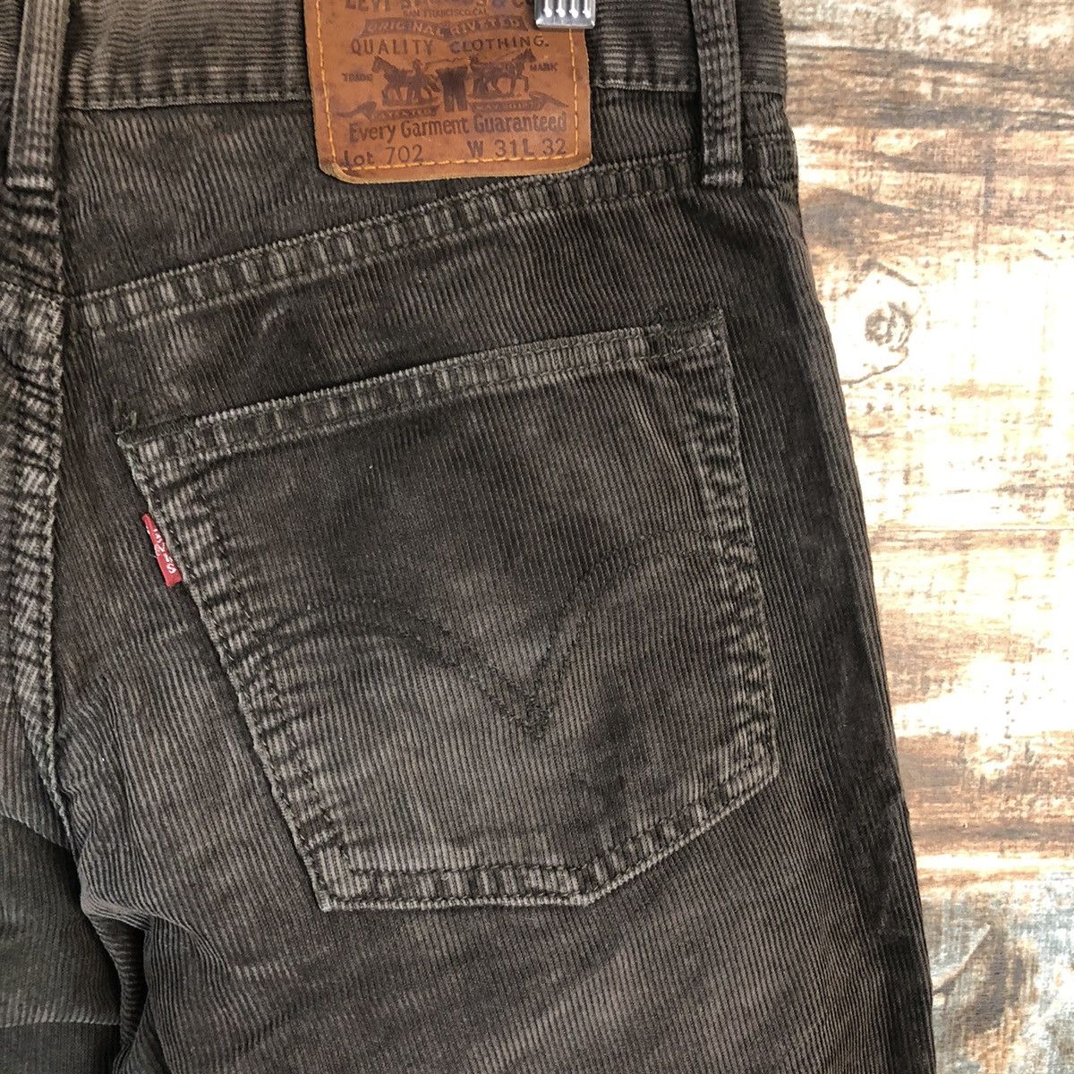 Levi's DLL Levis 702 Brown Corduroy cargo Pants #C012 Size US 31 - 16 Thumbnail