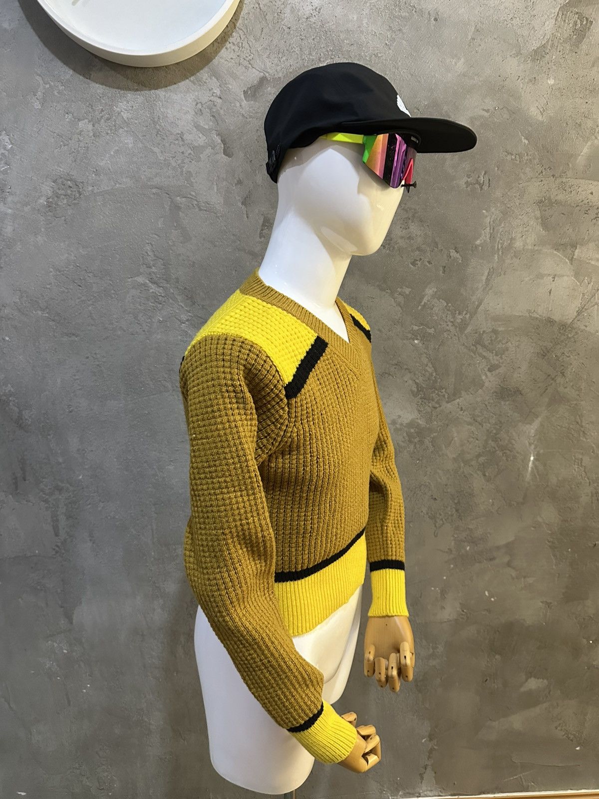 Marni × Uniqlo FW22 Marni x Uniqlo Popcorn Knitted V Neck Size US M / EU 48-50 / 2 - 4 Thumbnail