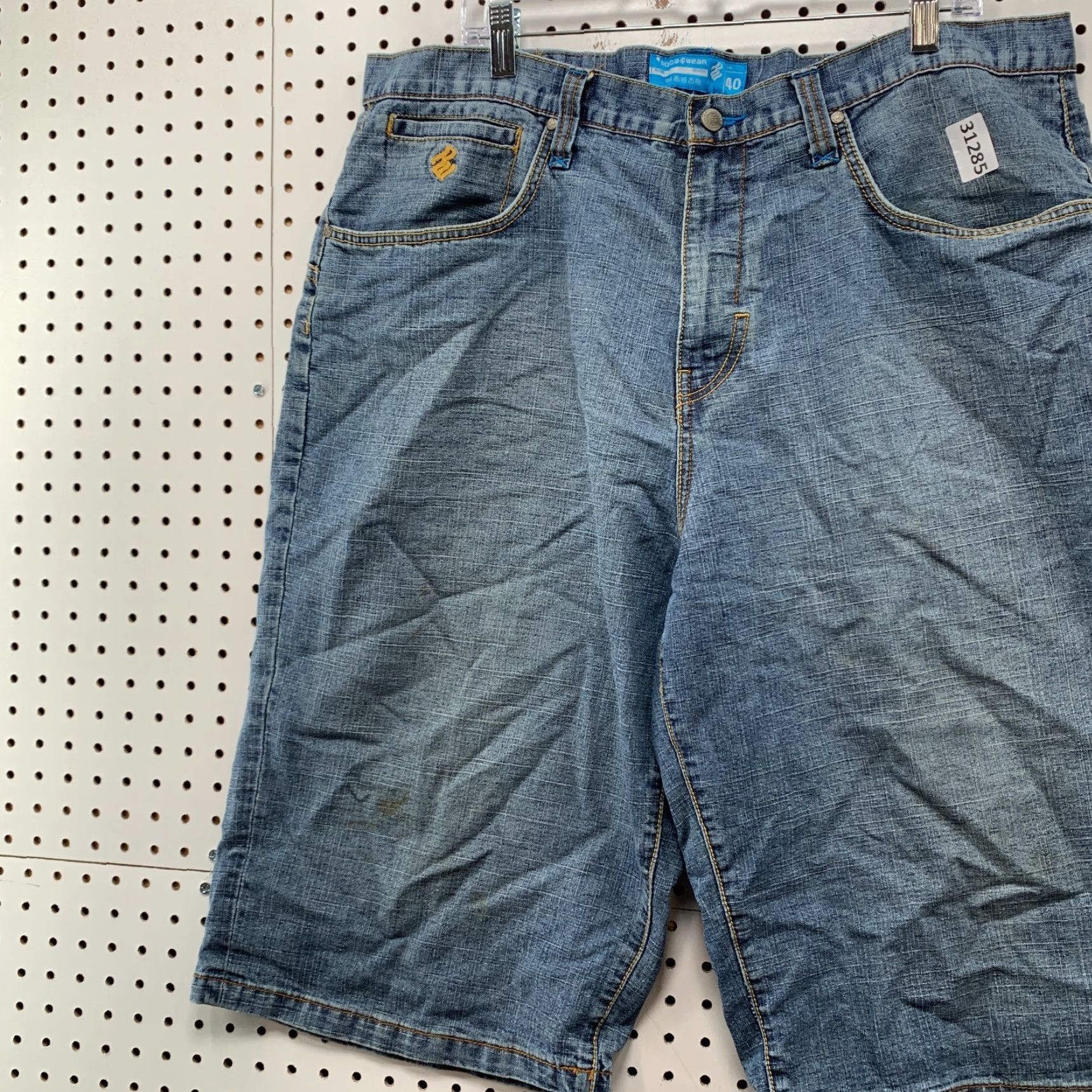 Rocawear VINTAGE Rocawear Denim Bermuda Shorts Blue Mens Size 40 Hip Hop 39x14 Fits 40 14in Inseam Jeans 90s Y2K Size US 40 / EU 56 - 4 Thumbnail