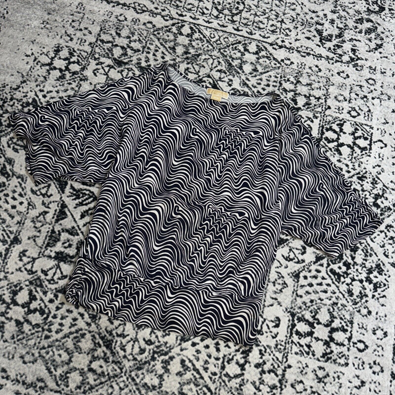Michael Kors × Vintage Vintage 90s Michael Kors Black White Rayon Blouse Top Size M Size US M / EU 48-50 / 2 - 9 Thumbnail