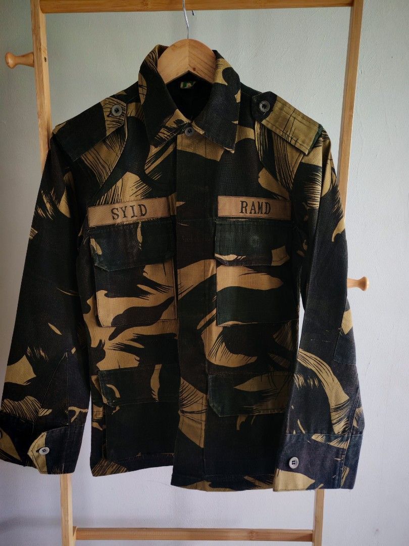 Vintage Vintage Malaysian Army Brushstroke Camo Jacket Size US S / EU 44-46 / 1 - 1 Thumbnail