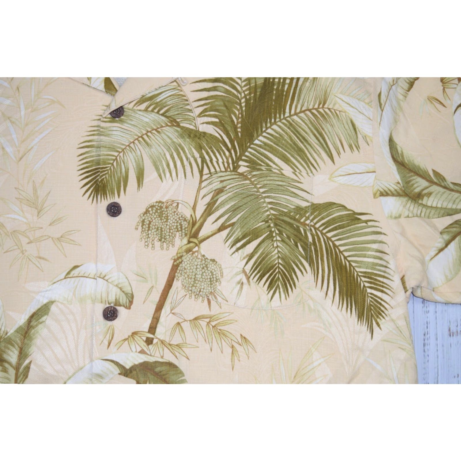 Tommy Bahama VINTAGE Tommy Bahama Hawaiian Shirt Men L Palm Fronds Silk Button-Up Short Sleeve Yellow Adult Large 100% Silk Mens Size US L / EU 52-54 / 3 - 3 Thumbnail