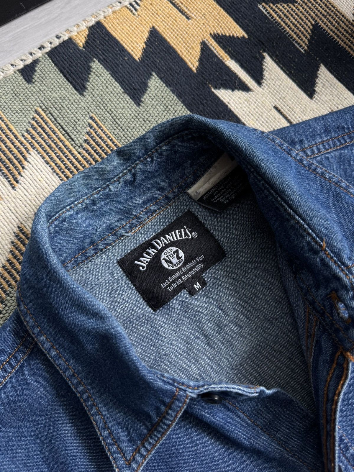 Vintage Vintage Jack Daniel’s Denim Logo Shirt Size US M / EU 48-50 / 2 - 11 Thumbnail