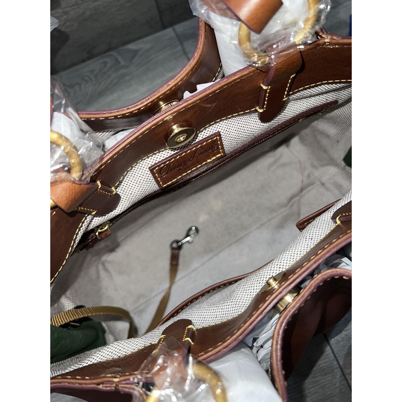 Dooney & Bourke Dooney & Bourke Florentine Leather Large Zip Barlow A386438 Size ONE SIZE - 4 Thumbnail
