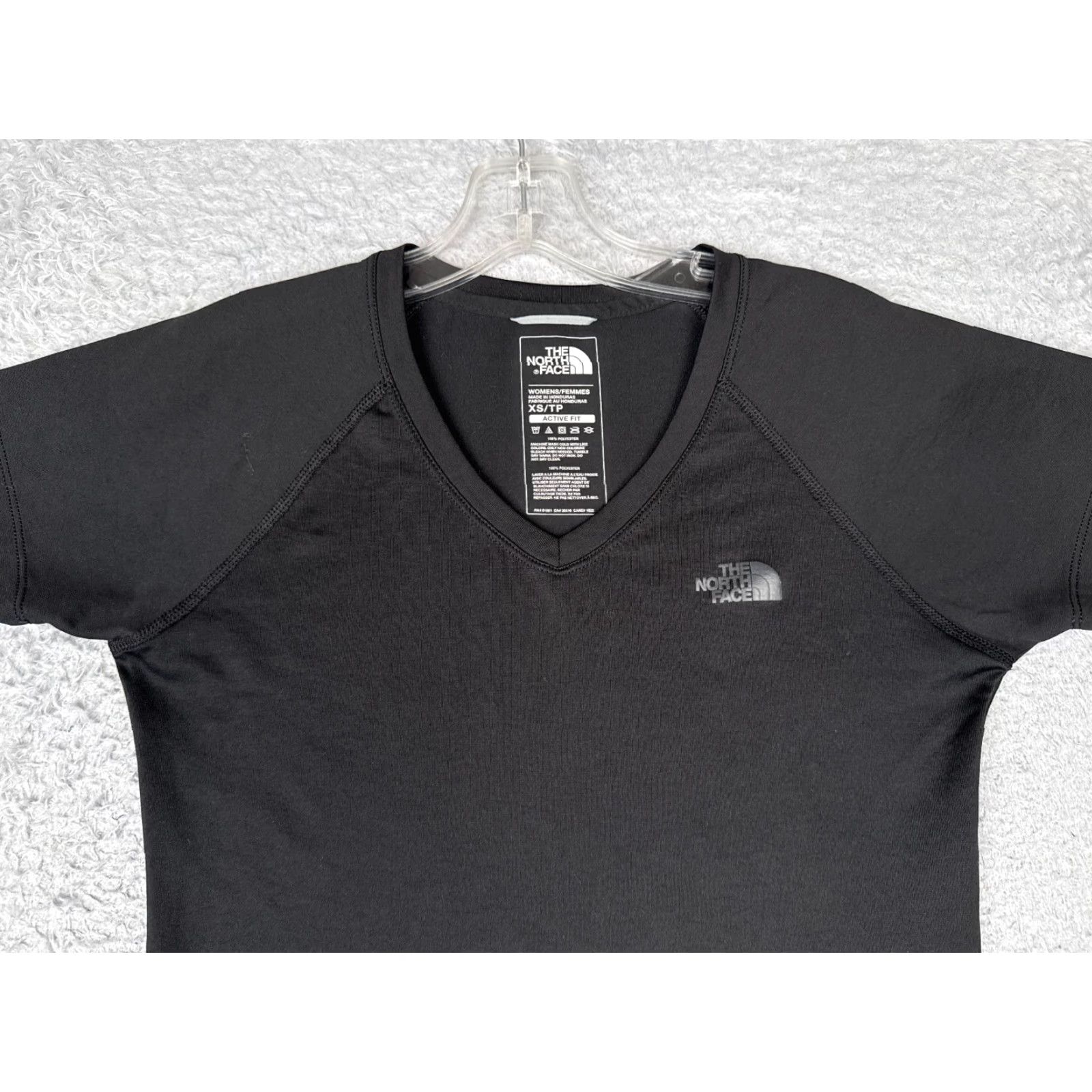 The North Face The North Face Shirt Women XS Black Short Sleeve V-Neck Poly Flashdry Size XS / US 0-2 / IT 36-38 - 4 Thumbnail