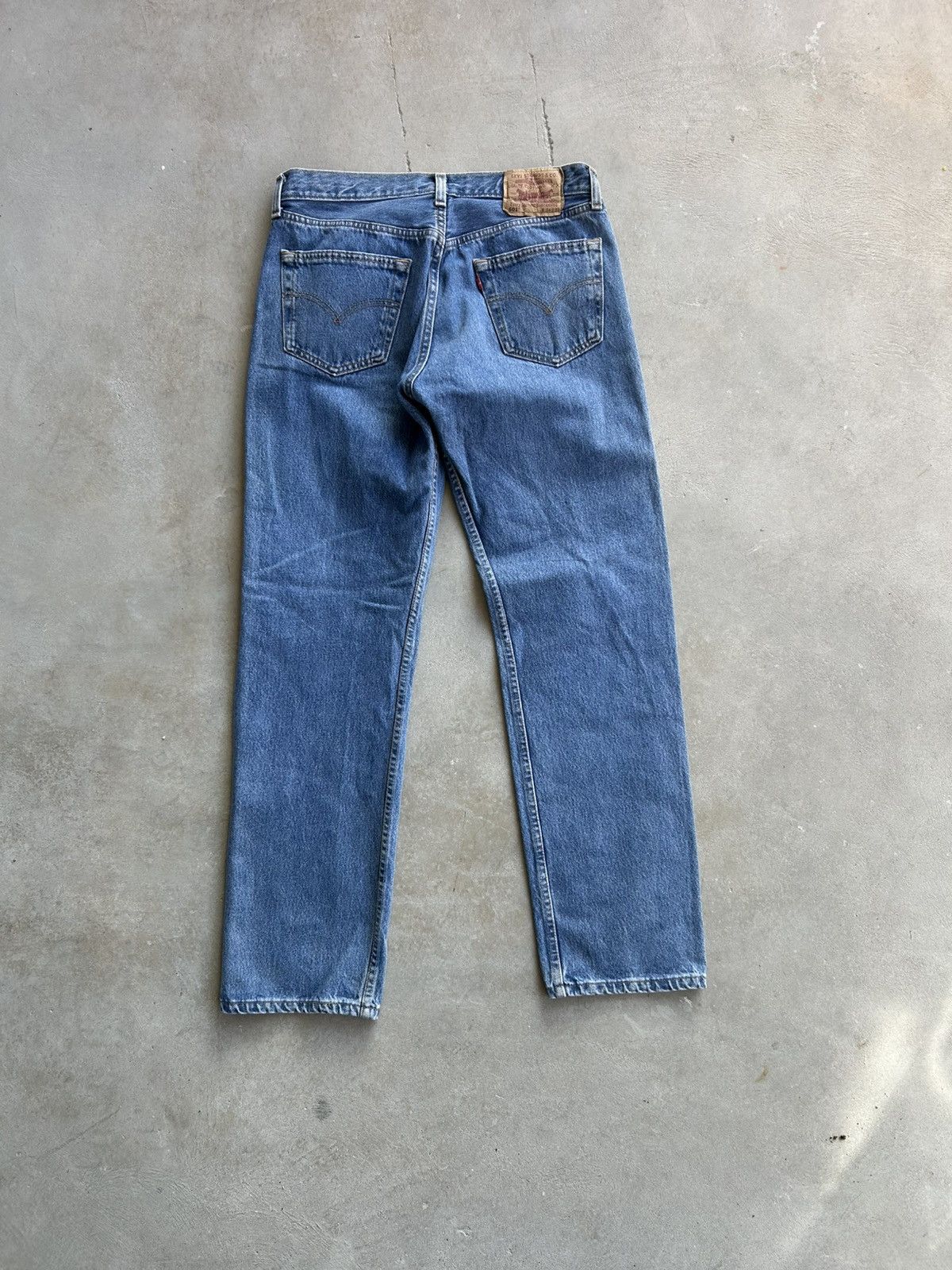 Levi's × Vintage Vintage 90s Levi’s 501 Medium Wash Distressed Jeans Size US 30 / EU 46 - 2 Thumbnail