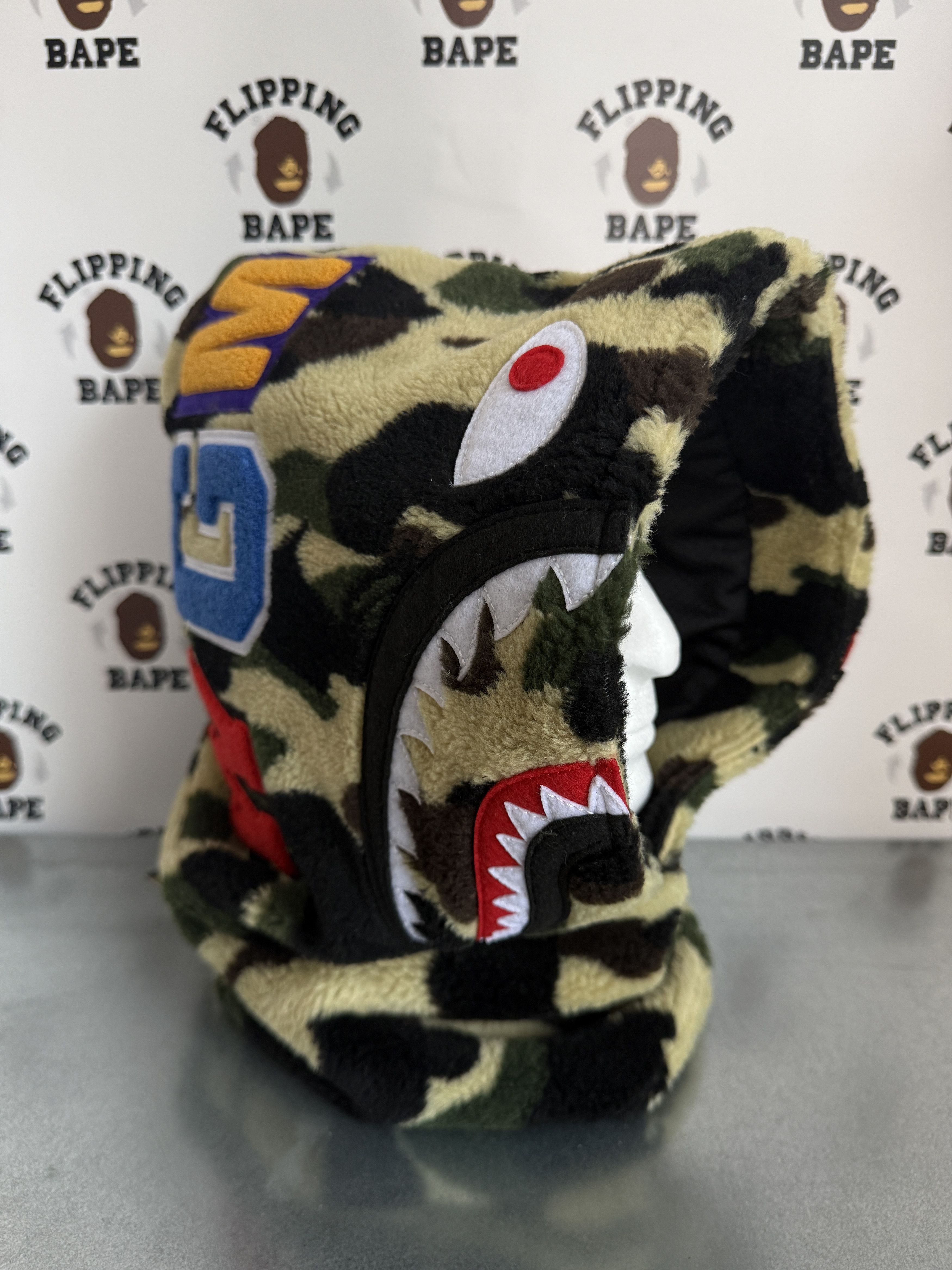 Bape 1ST CAMO SHARK BOA SNOOD Size ONE SIZE - 1 Thumbnail