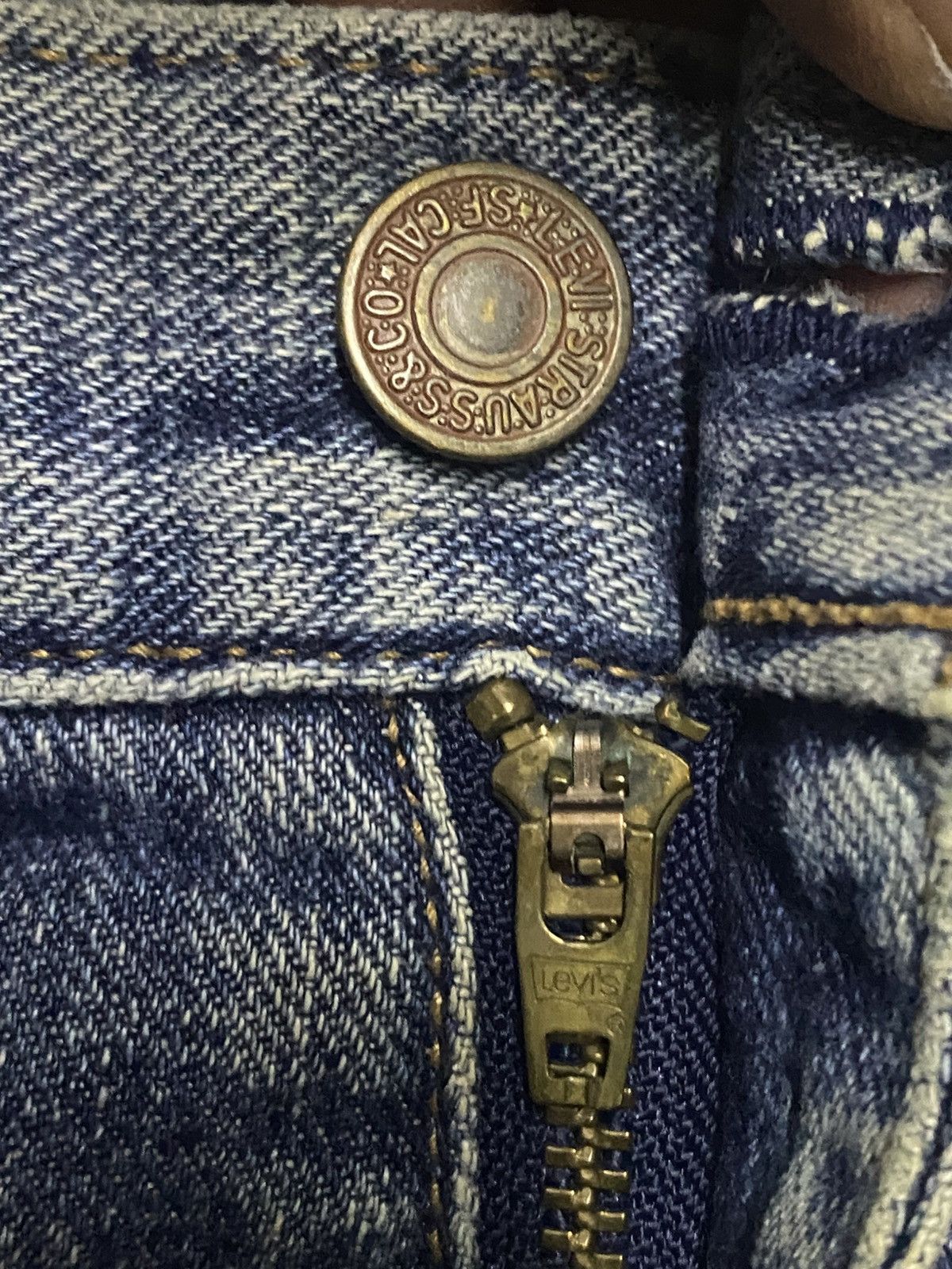 Levi's Vintage Levis Light Wash Distressed Flare Jeans Size US 32 / EU 48 - 10 Thumbnail