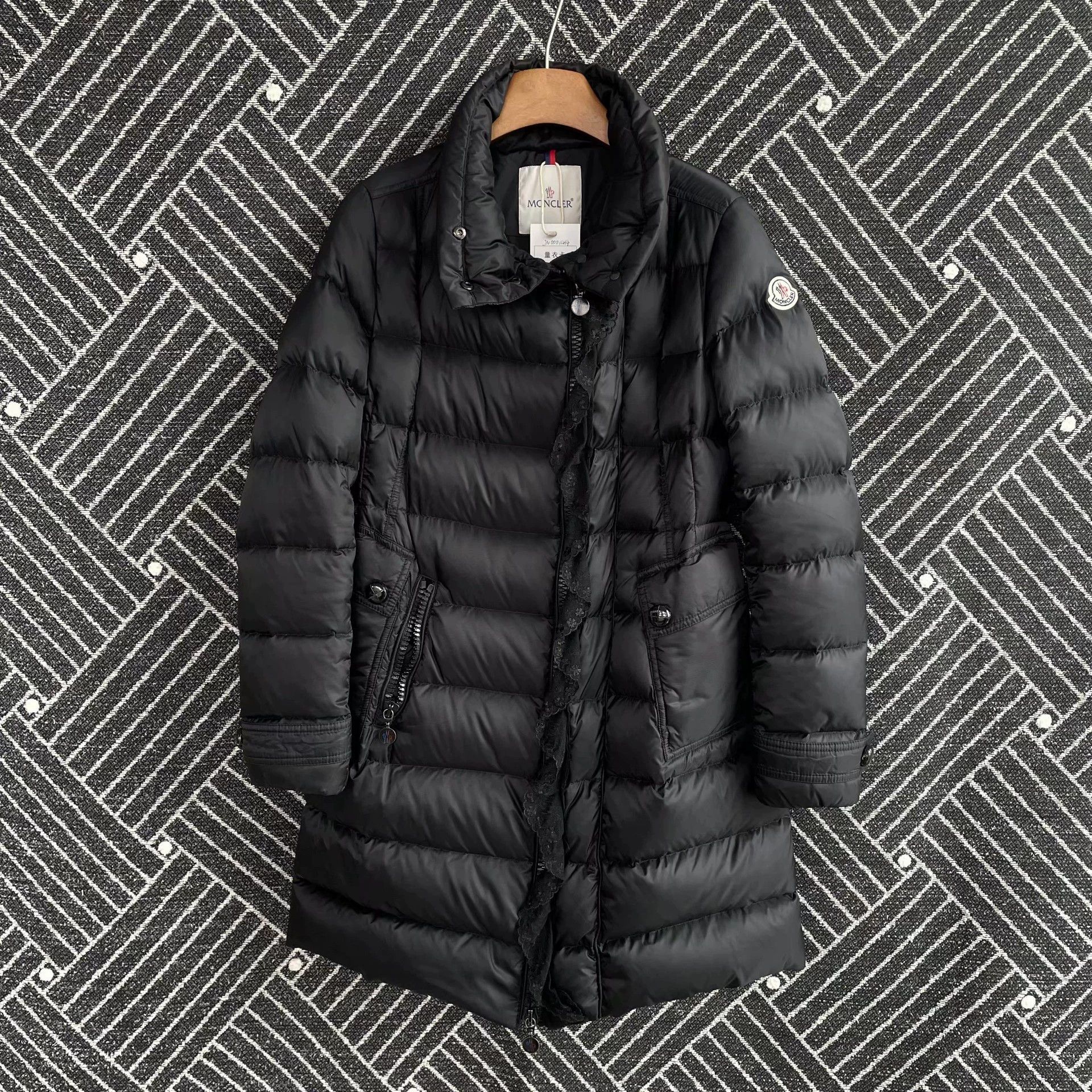 Moncler 98 New Moncler Women's Black Matte Puffer 0 Size XS / US 0-2 / IT 36-38 - 1 Thumbnail