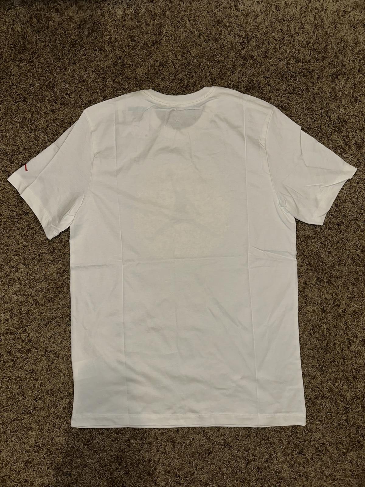 Designer Jordan Flight Essentials Pointillism Logo Graphic T-Shirt Sample Size US M / EU 48-50 / 2 - 2 Thumbnail