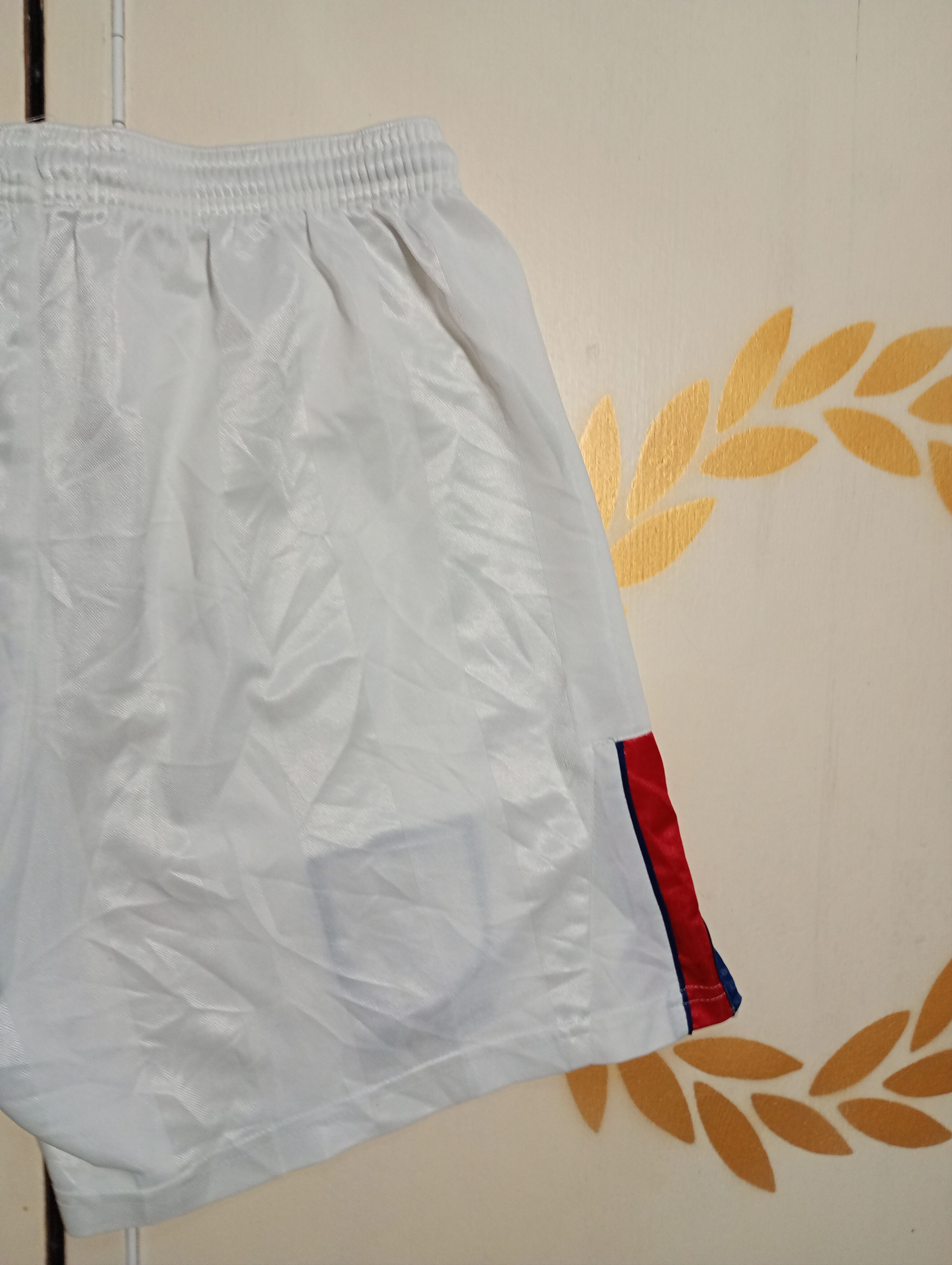 Umbro Umbro England Soccer shorts 1998-1999 Size US 32 / EU 48 - 13 Thumbnail