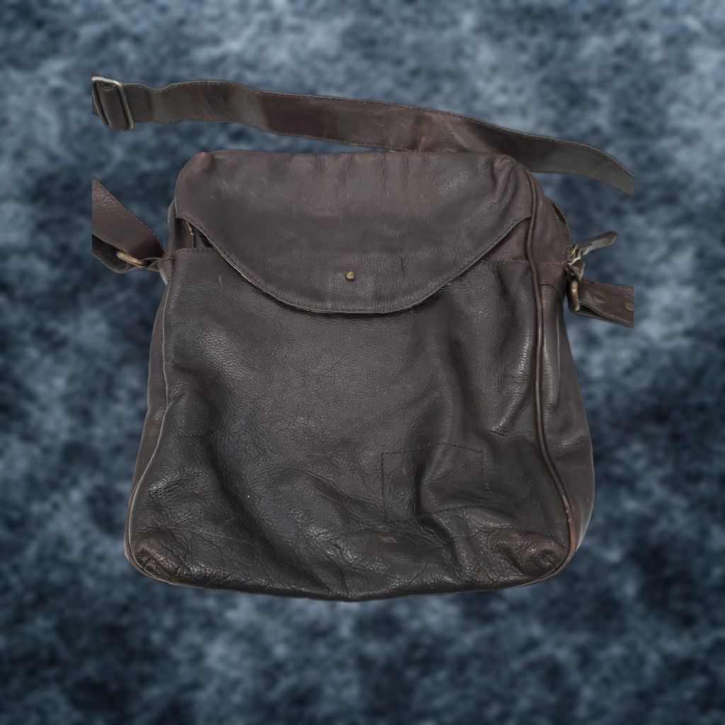Banana Republic Banana Republic Leather Chocolate Brown Messenger Bag Men’s 13" Satchel, Medium, Zip Button Closure, Brown, Leather, Classic Messenger Bag, Men Size ONE SIZE - 1 Thumbnail