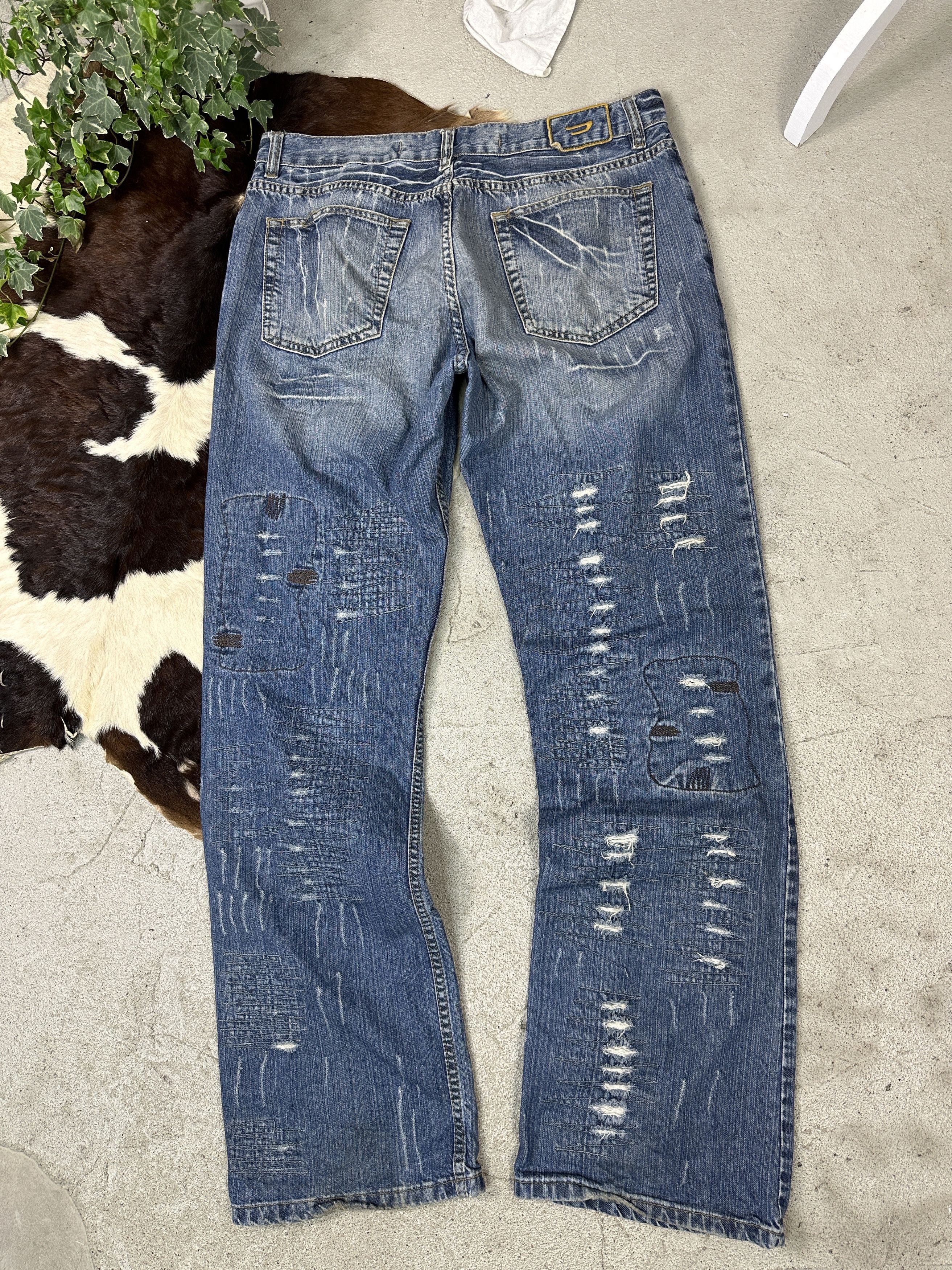 Diesel Vintage Diesel Italy Crazy Distressed Jeans Size US 31 - 1 Thumbnail