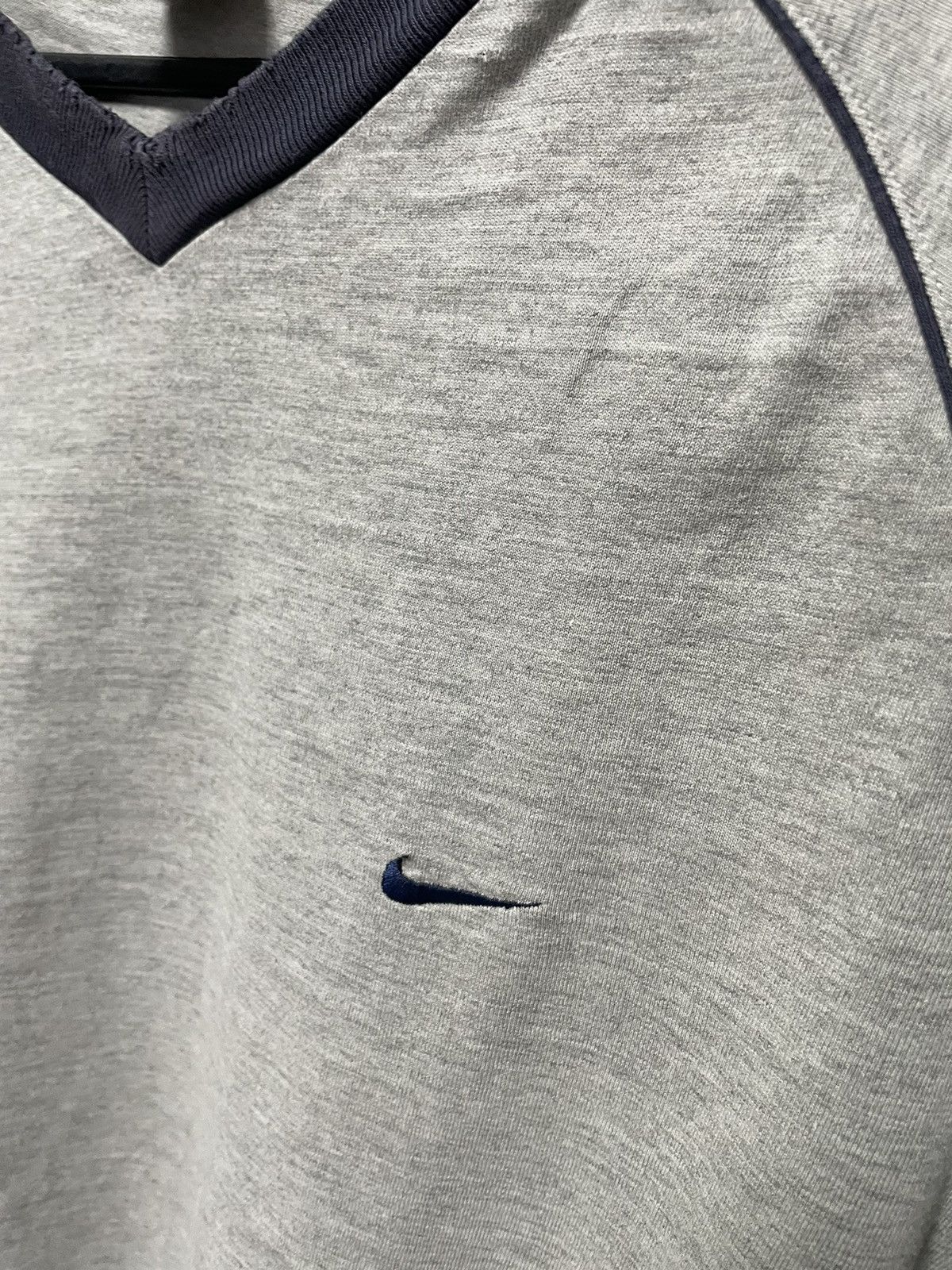 Nike × Vintage Vintage Nike Small Logo Y2K Made In Portugal L Streetwear Size US L / EU 52-54 / 3 - 16 Thumbnail