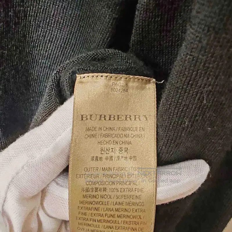 Burberry Burberry Black Wool Women's Knitted Sweater. Size M / US 6-8 / IT 42-44 - 4 Thumbnail