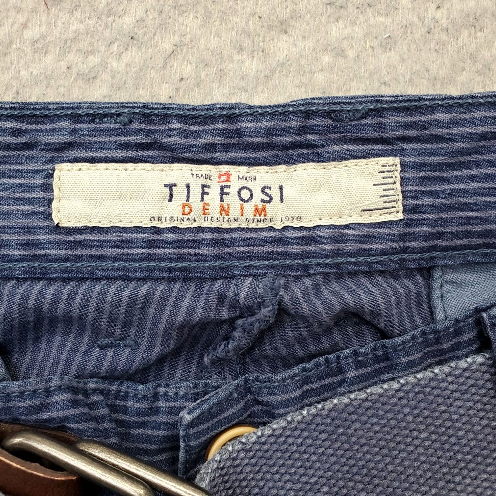Vintage Vtg Tiffosi Bermuda Shorts Mens Medium Multi Pinstripe Flat Front Belted Waist Mens Size M Twist on Front Shaped Pocket Size US 31 - 6 Thumbnail