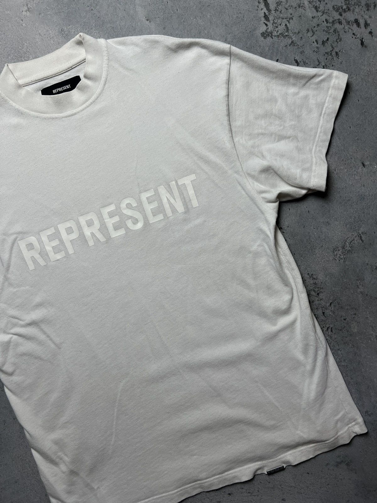 Represent Clo. Represent Centre Big Logo Tee Hype y2k Streetwear 00s Logo Size US S / EU 44-46 / 1 - 3 Thumbnail