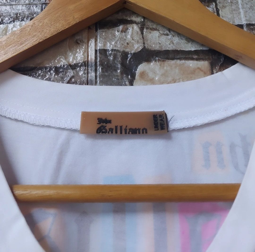 John Galliano John Galliano Allover Print Vneck Tshirt Size M / US 6-8 / IT 42-44 - 6 Thumbnail