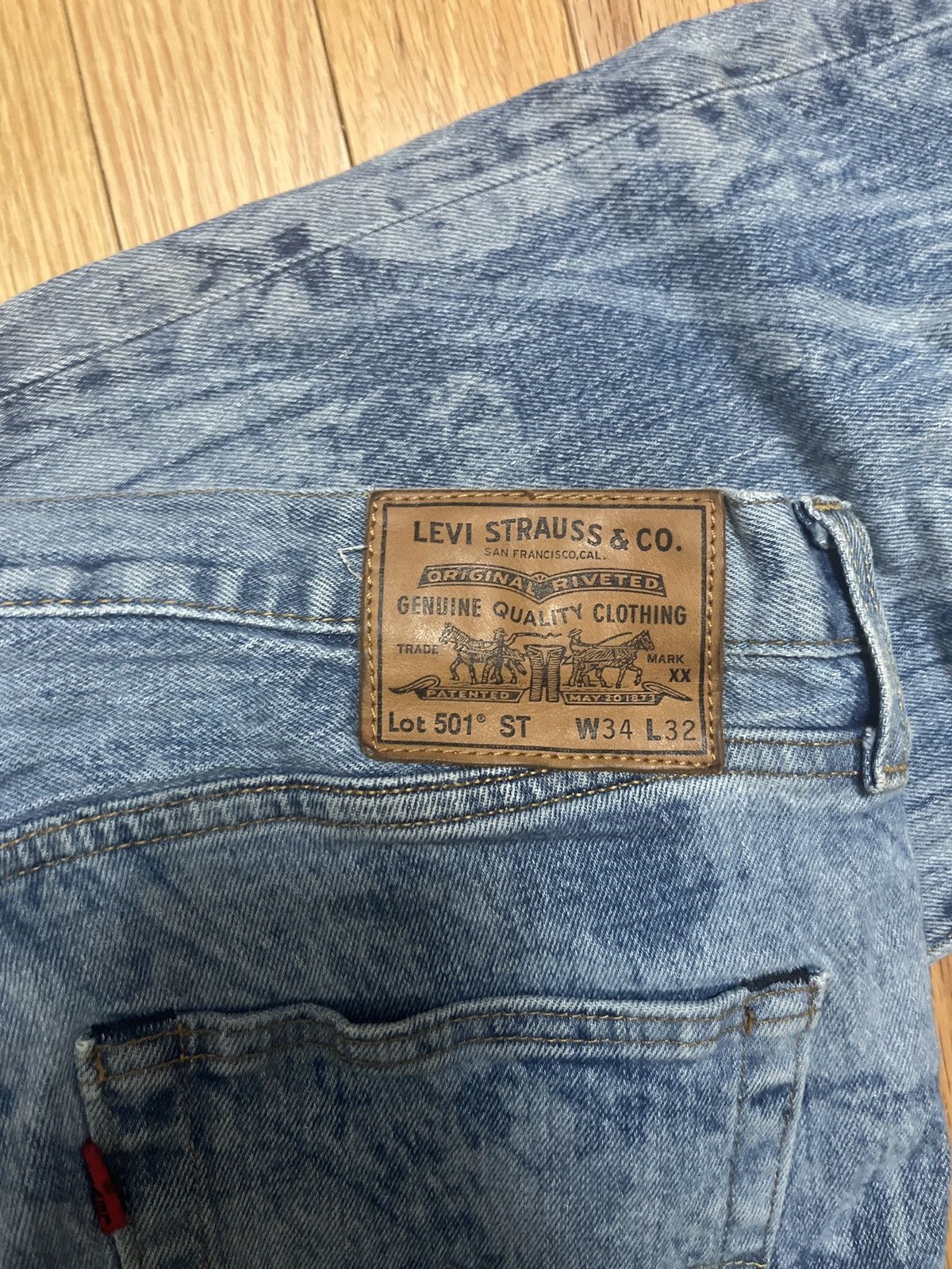 Levi's × Vintage 2000’s Sun Dyed Levi’s 501 Size US 34 / EU 50 - 2 Thumbnail