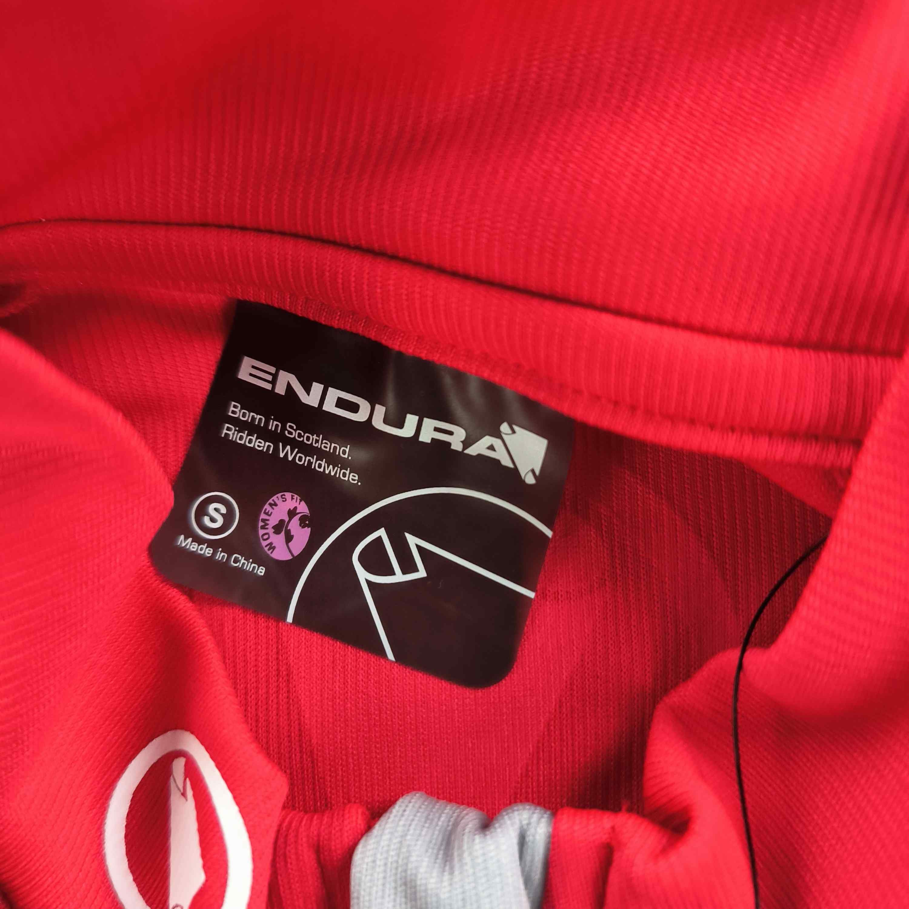 Other NEW Endura (BNWT) cycling jersey shirt size S Size US S / EU 44-46 / 1 - 3 Thumbnail