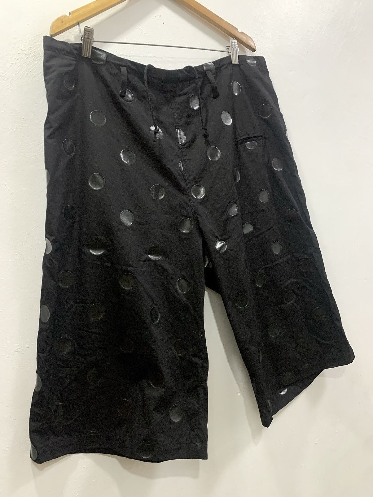 Y's YOHJI YAMAMOTO - Y’s POLKA DOT WIDE SHORTS Size US 40 / EU 56 - 4 Thumbnail
