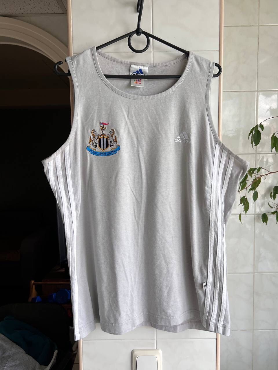 Vintage Vintage Adidas 99/00 Newcastle United Soccer Tank Top Tee Size US L / EU 52-54 / 3 - 5 Thumbnail