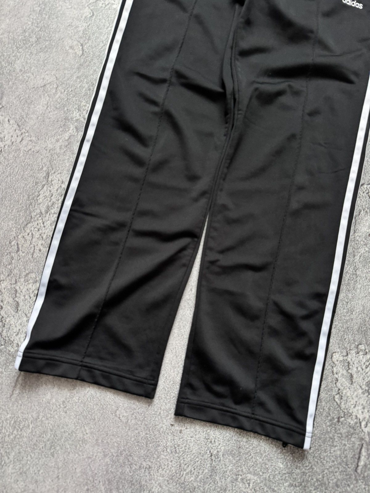 Adidas × Vintage Adidas Wmns relaxed sweatpants pant trouser 3 stripes Size 26" / US 2 / IT 38 - 6 Thumbnail