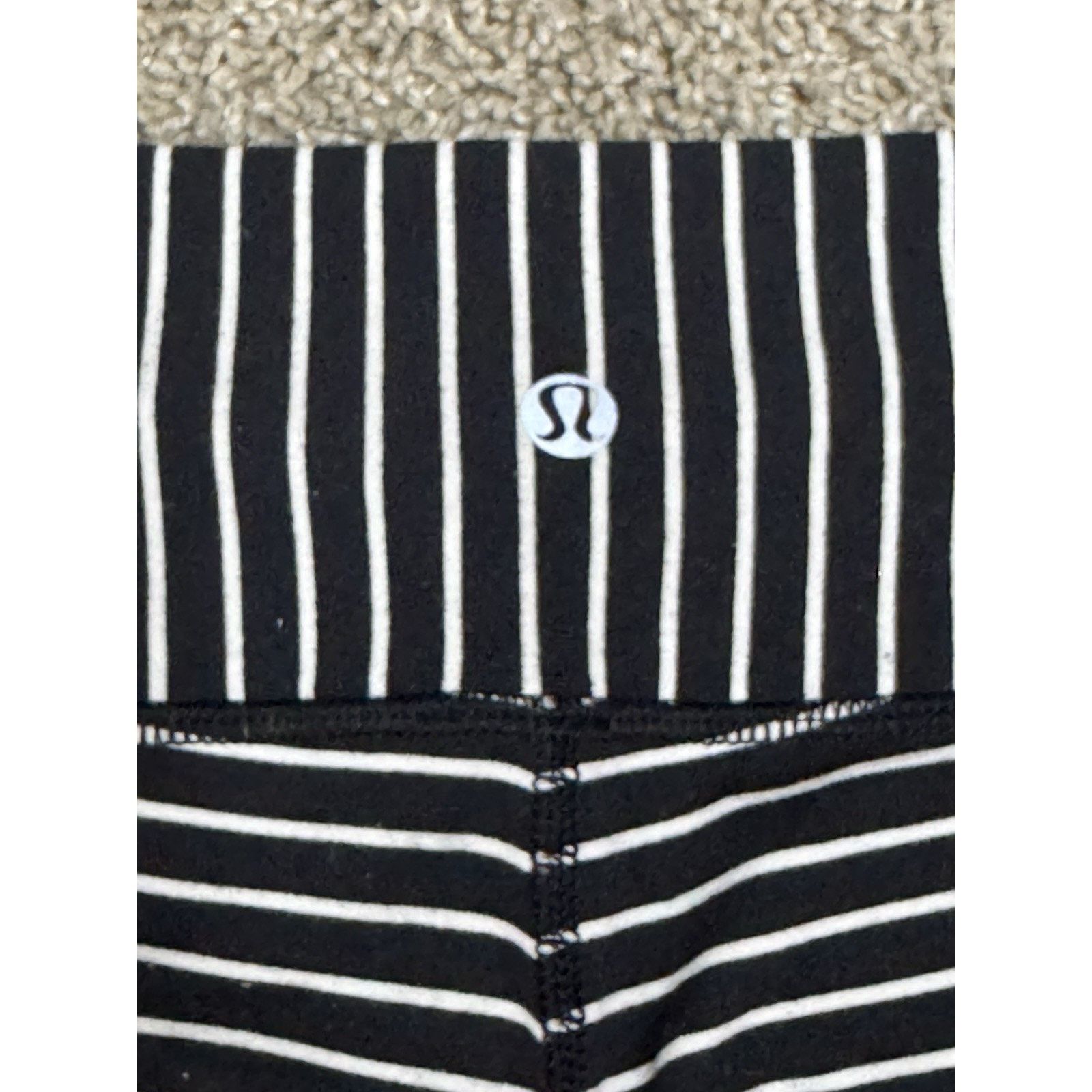 Lululemon LULULEMON Wunder Under Crop Parallel Striped Leggings Size 6 Size 28" / US 6 / IT 42 - 9 Thumbnail