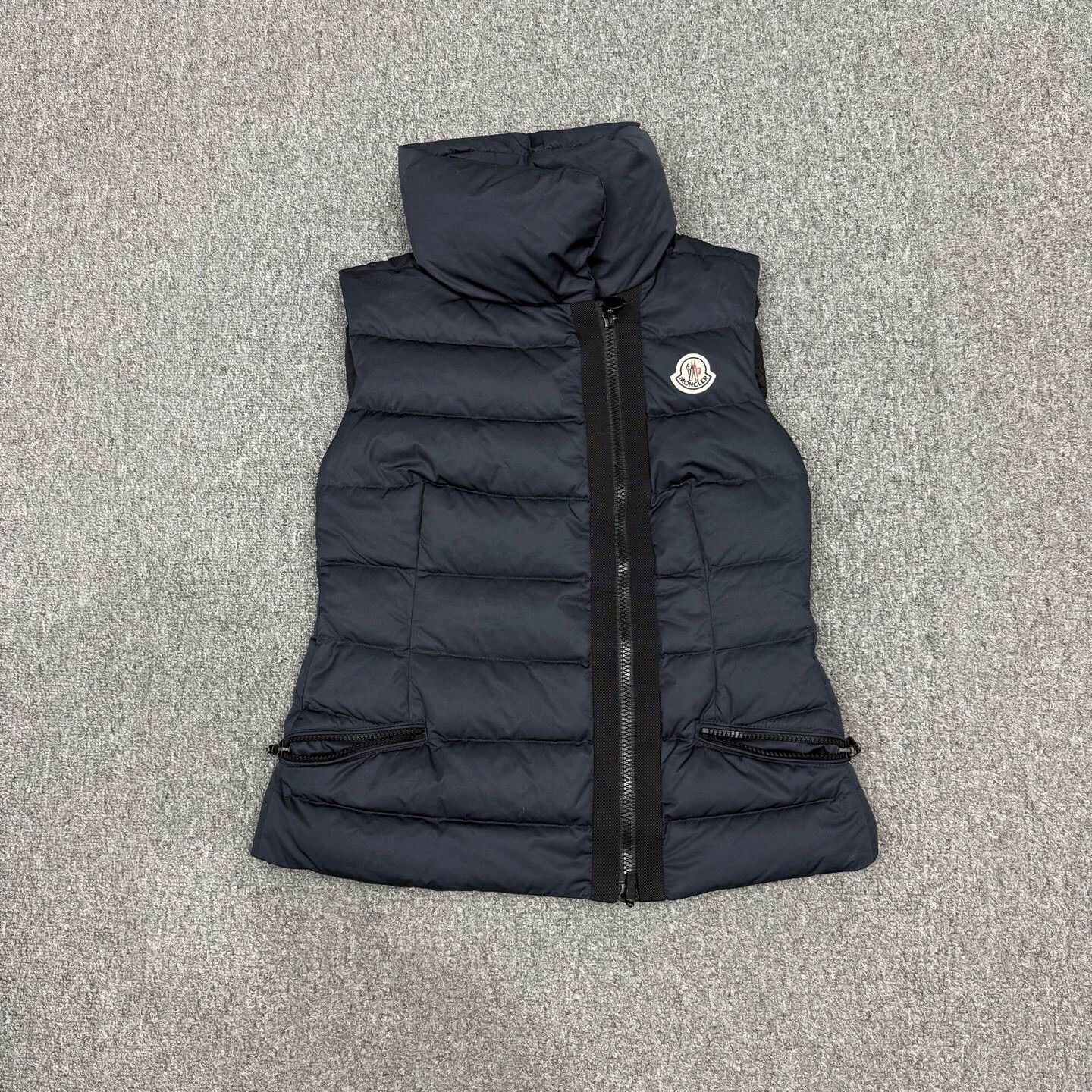 Moncler Moncler Navy Logo Down Jacket 0 99% New Size XS / US 0-2 / IT 36-38 - 1 Thumbnail