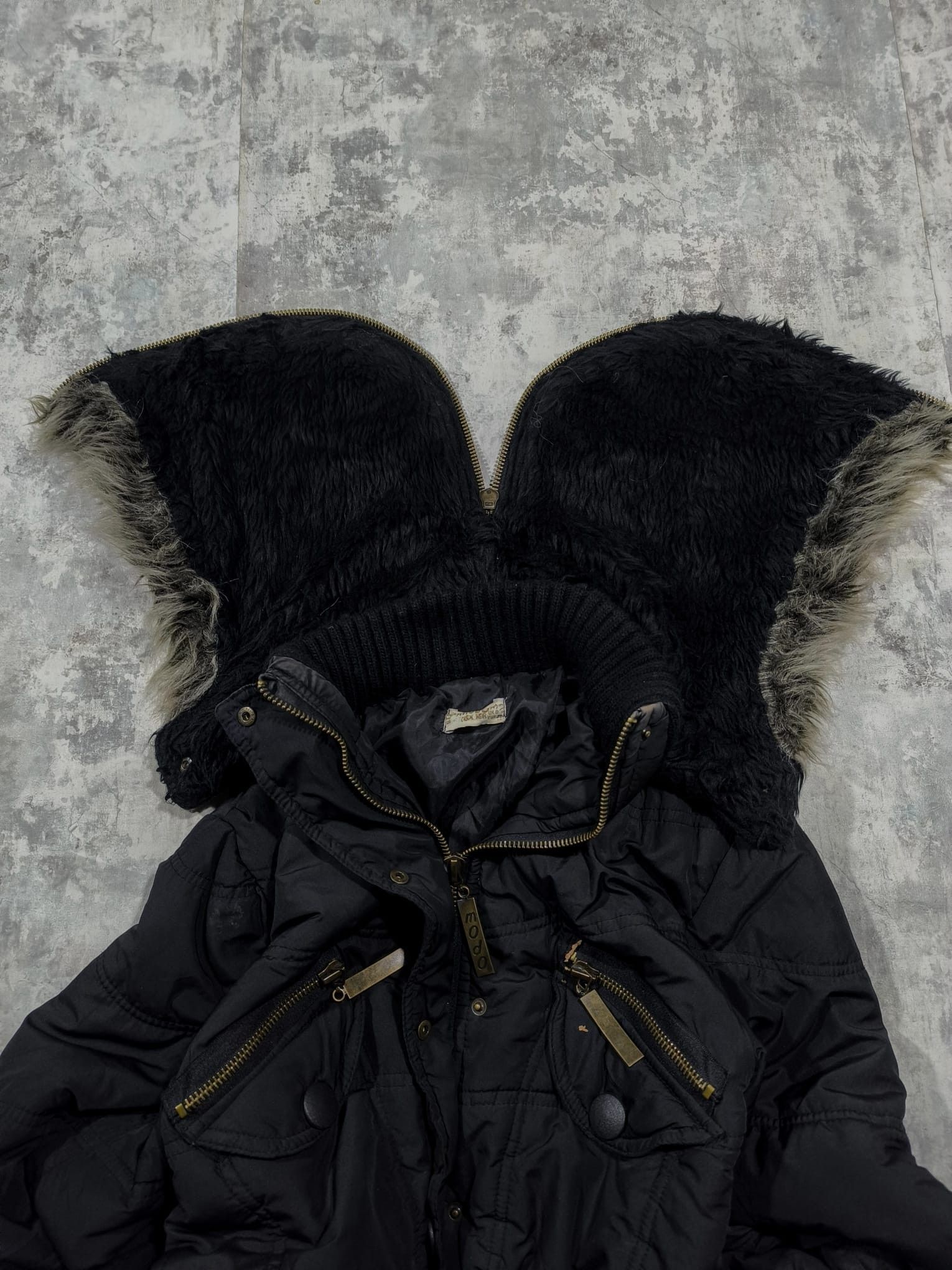 Hysteric Glamour FauxFur Indie Sleaza Japan Type SplitHood Crop Bomber Jacket Size S / US 4 / IT 40 - 6 Thumbnail