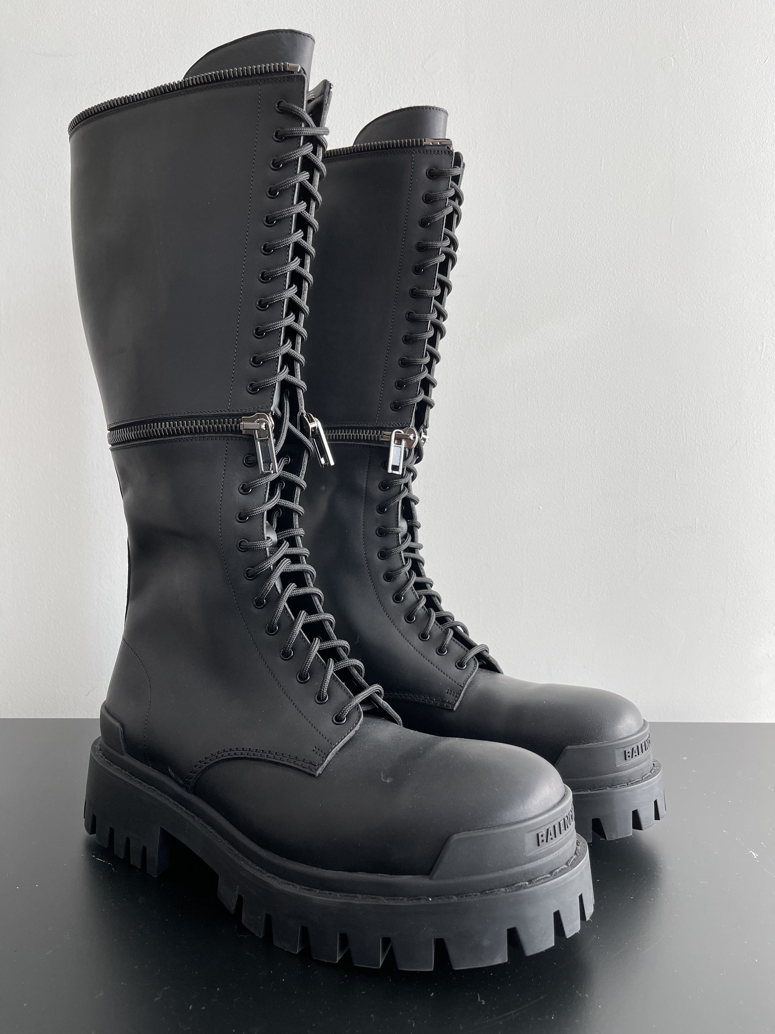 Men's Combat Strike Boot in Kaki | Balenciaga US